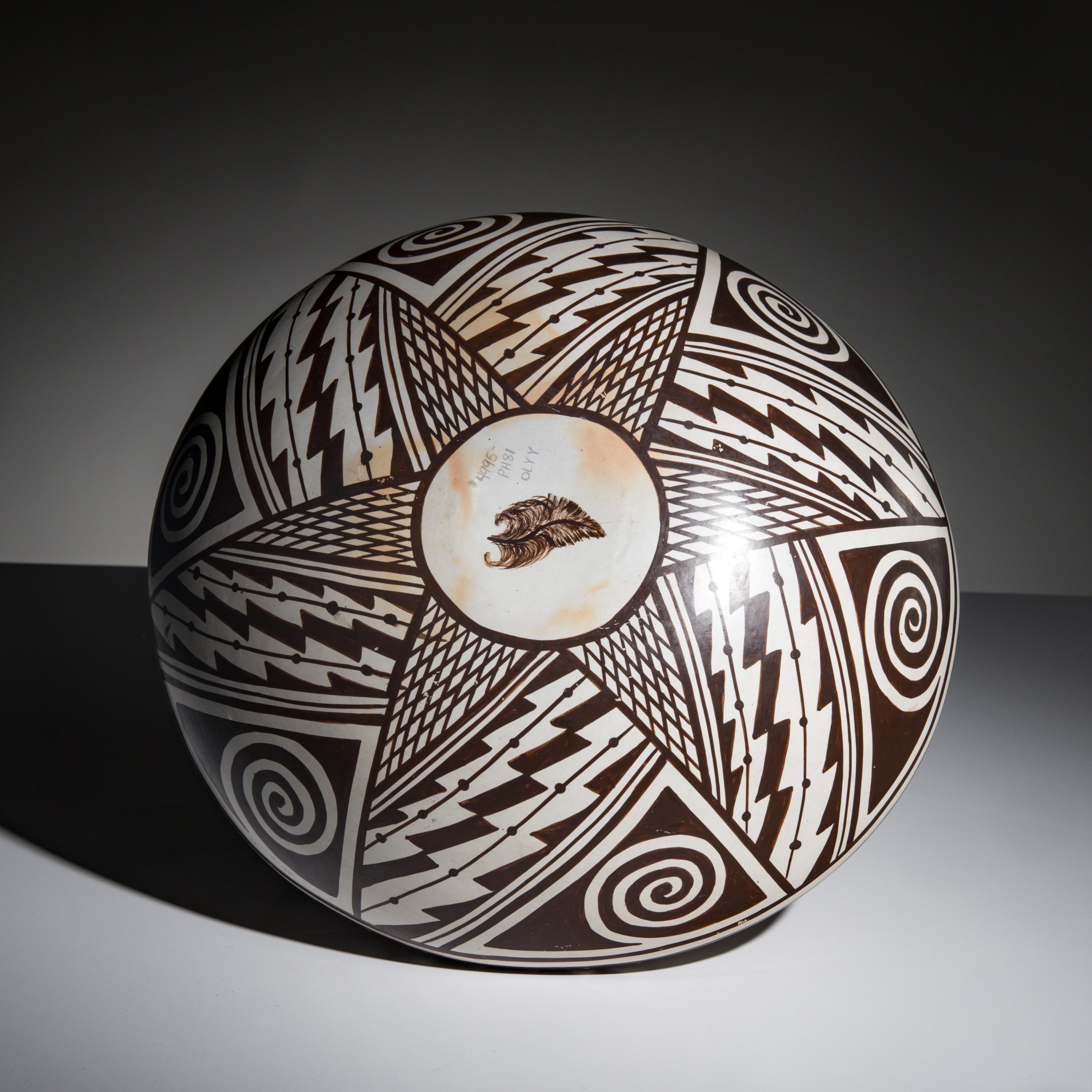 Helen Naha (Hopi-Tewa, 1922-1993) — Pottery Bowl, Awatovi Star Design