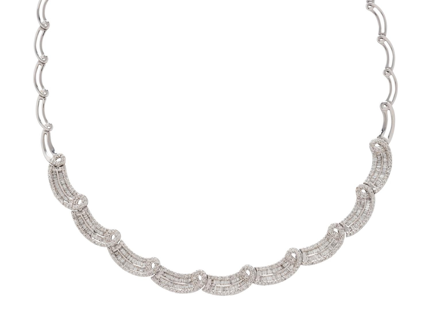 WHITE GOLD AND DIAMOND NECKLACE