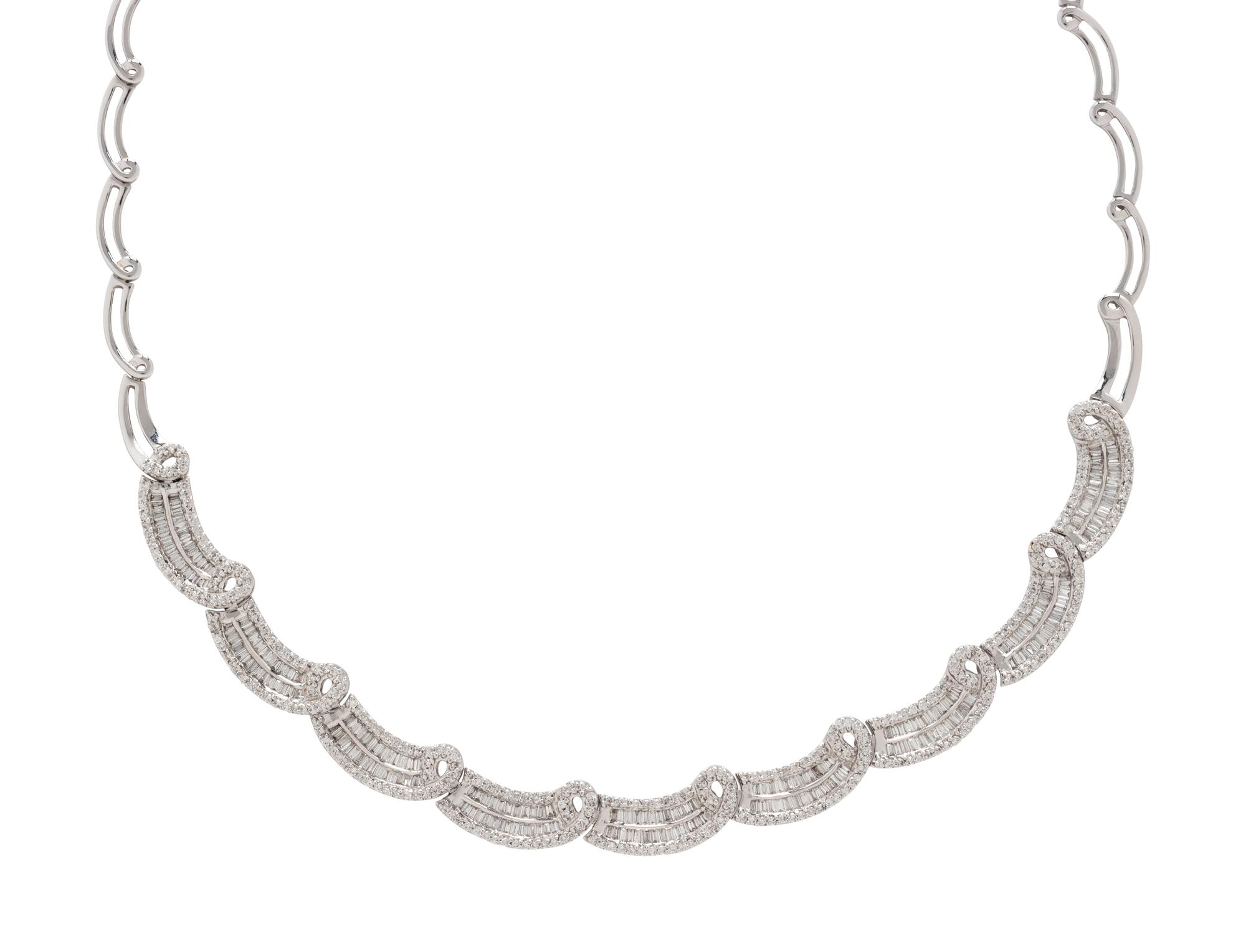 WHITE GOLD AND DIAMOND NECKLACE