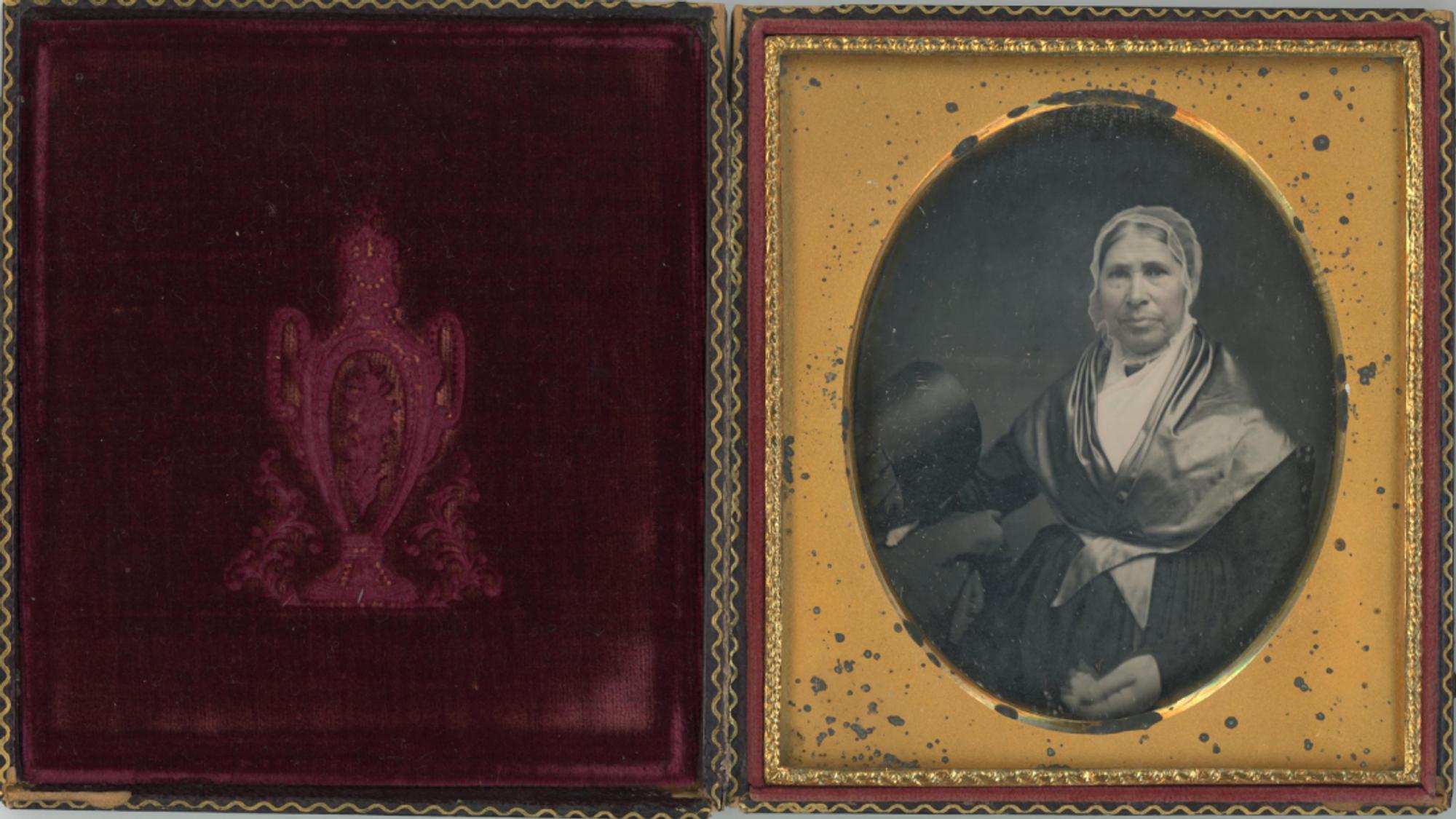 [Daguerreotype] Quaker Woman -- Two Images