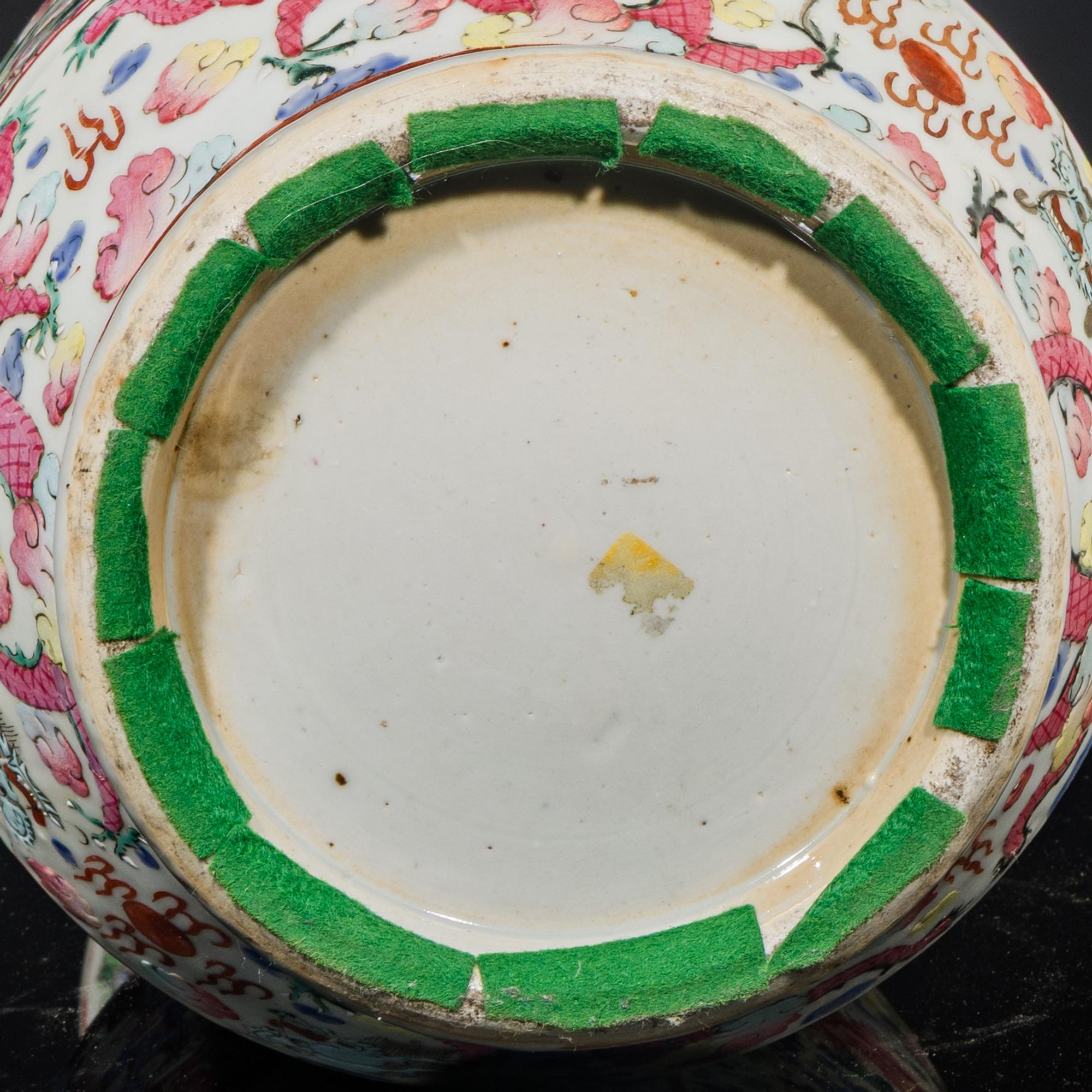 A Large Chinese Famille Rose Porcelain Vase, Late 19th Century — 清晚期 粉彩開光人物故事圖雙耳大賞瓶