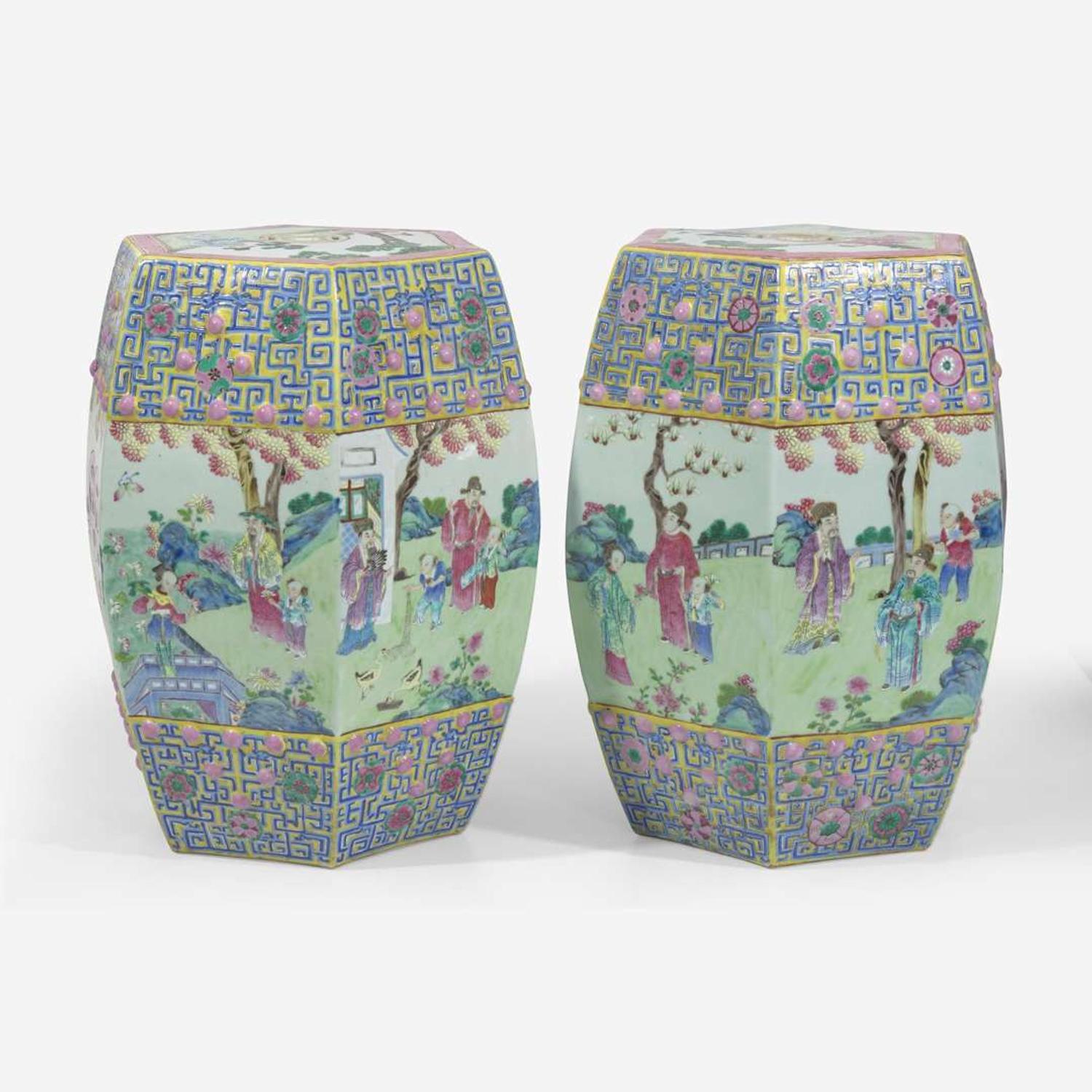 A pair of Chinese famille rose-decorated garden seats 洋彩开光花鸟人物图坐墩 19th/20th century ???????