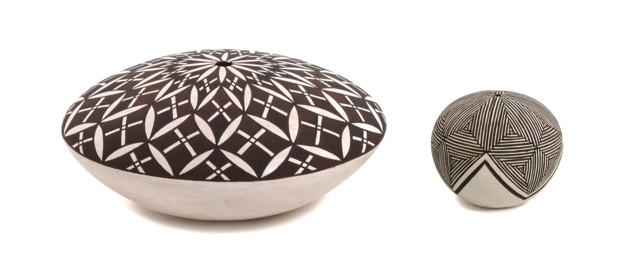 Rachel Concho (b. 1936), Acoma The first height 1 1/2 x diameter 4 inches.
