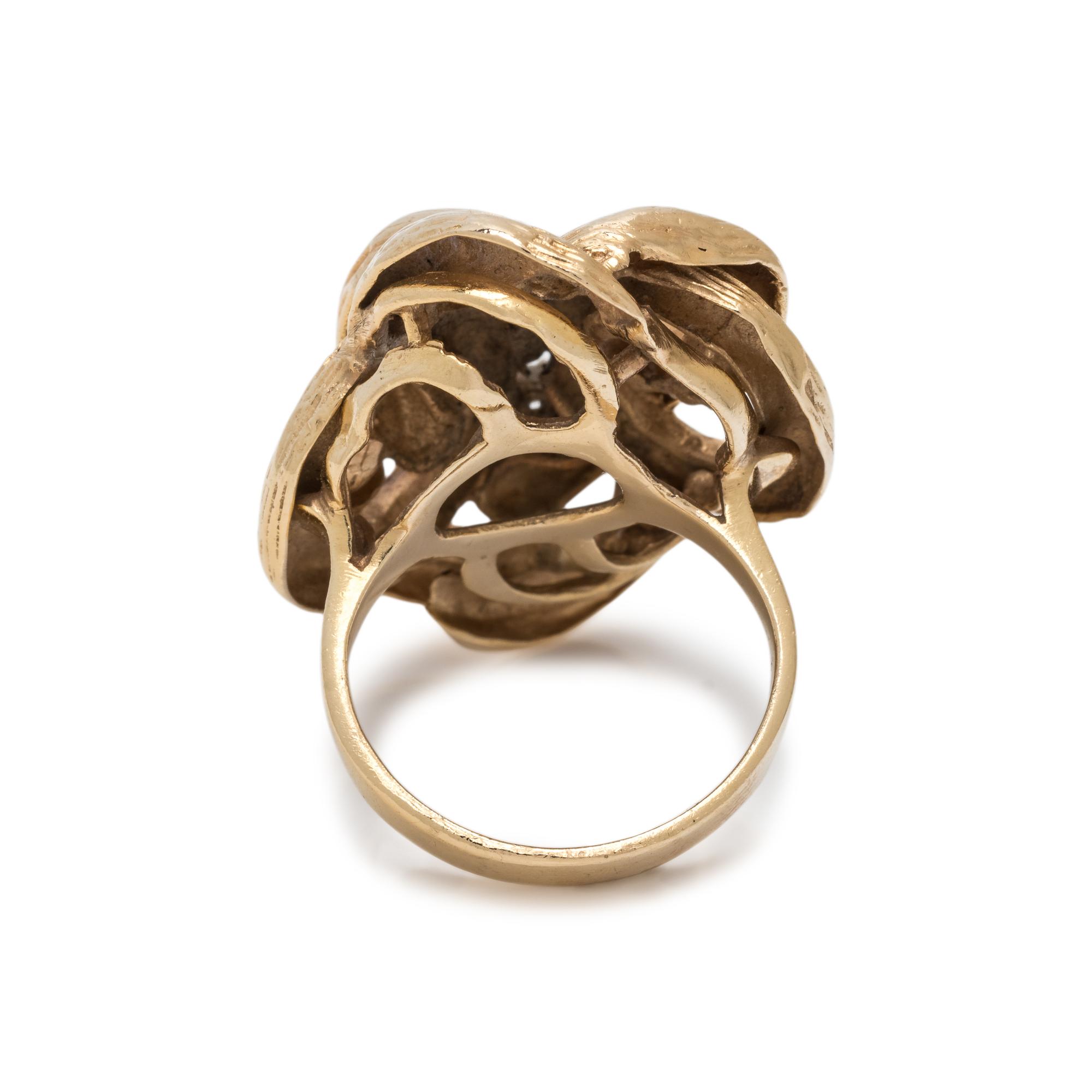 YELLOW GOLD AND DIAMOND RING