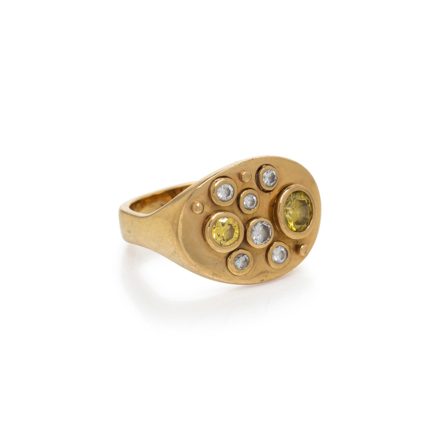 DIAMOND AND COLORED DIAMOND RING