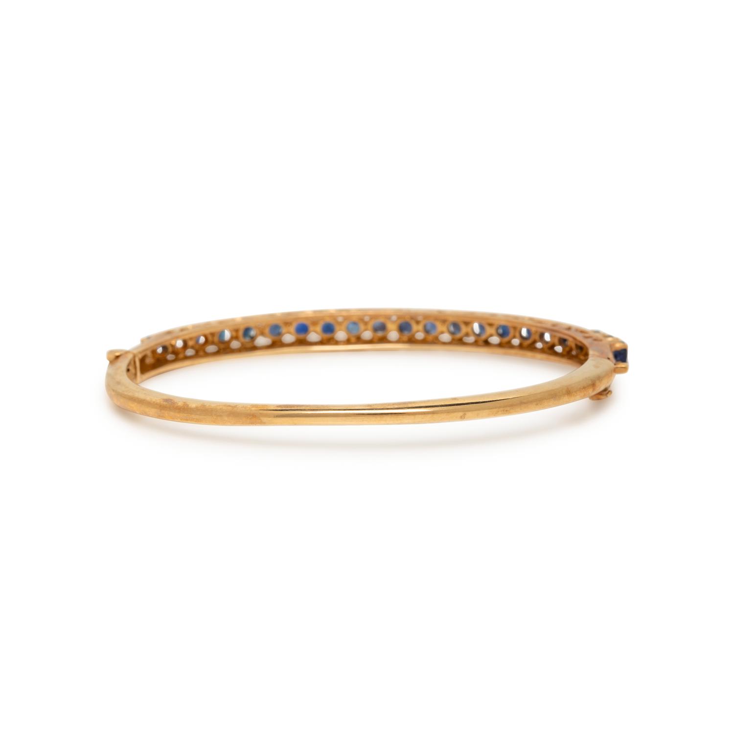 SAPPHIRE AND YELLOW GOLD BANGLE BRACELET