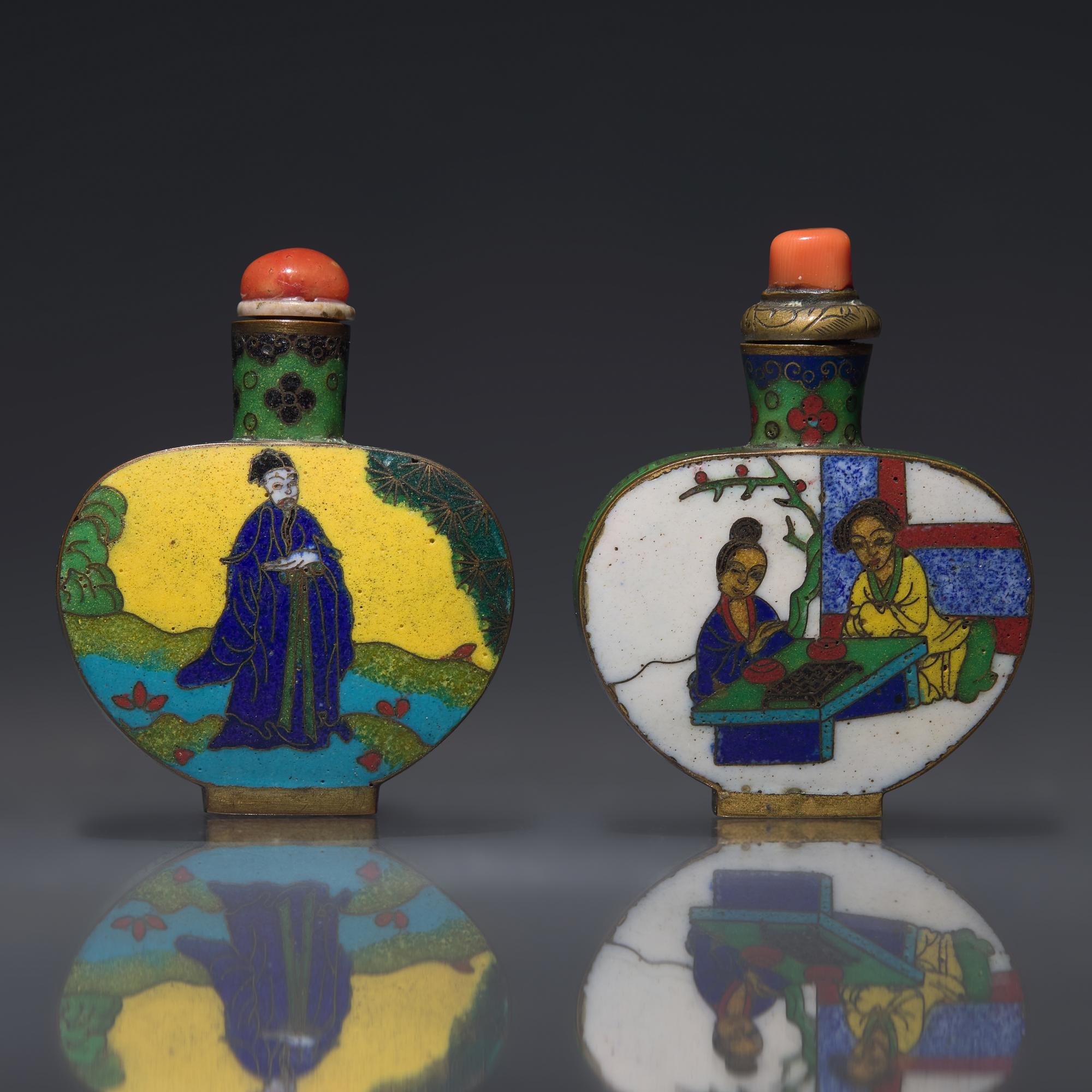 Two Similar Cloisonné Snuff Bottles, Circa 1850-1900 — 1850-1900年 掐絲琺瑯鼻煙壺兩件