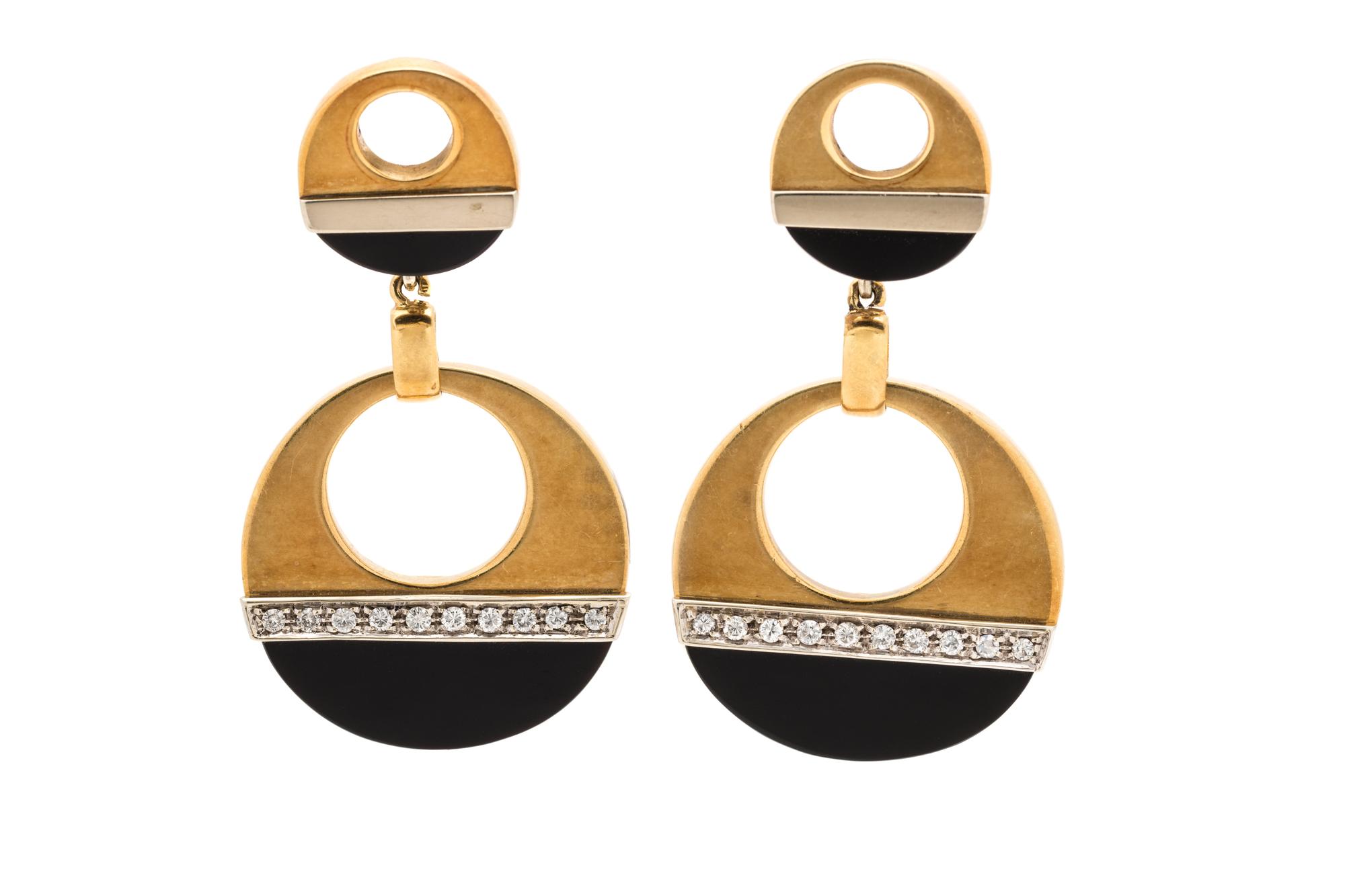 BICOLOR GOLD, ONYX AND DIAMOND EARCLIPS