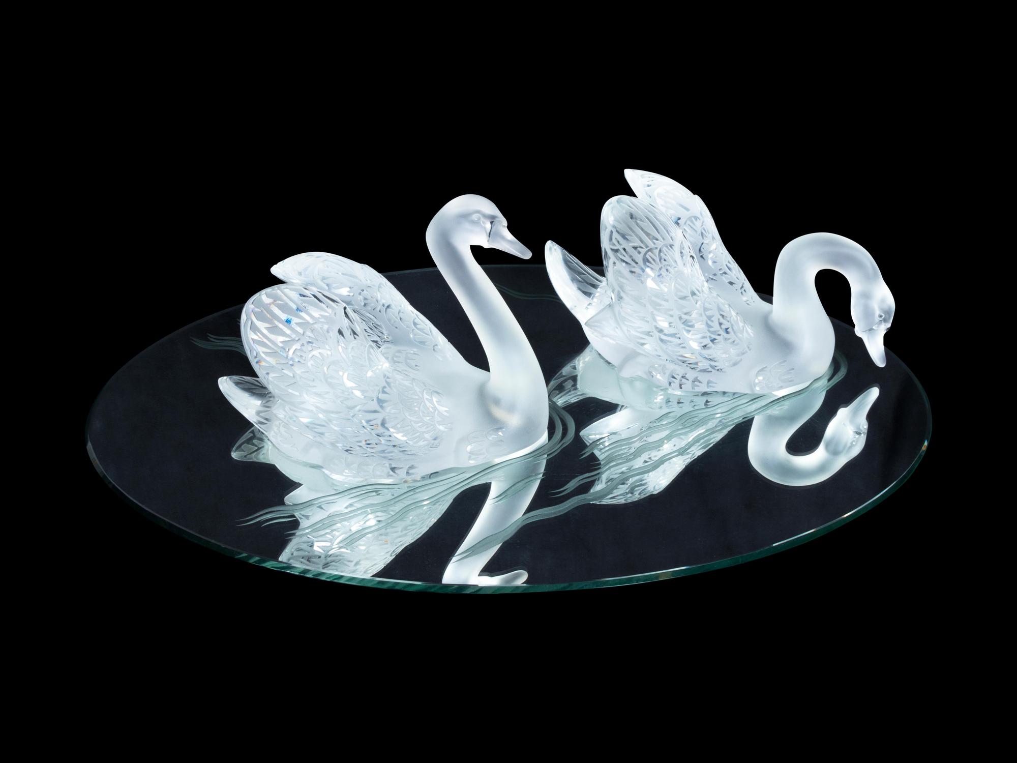 Pair of Miroir Cygnes Swans Centerpiece with Mirrored Under plate