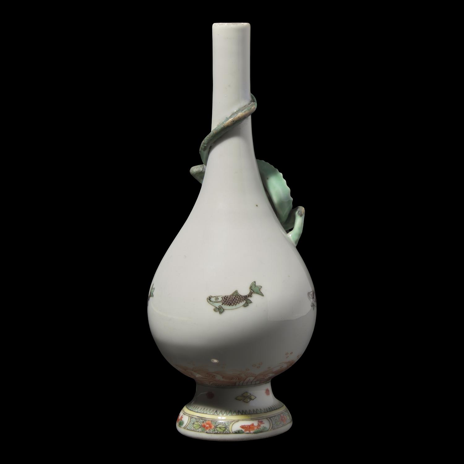 A Chinese Famille Verte Porcelain Bottle Vase, Qing Dynasty 清 五彩贴塑盘龙赏瓶