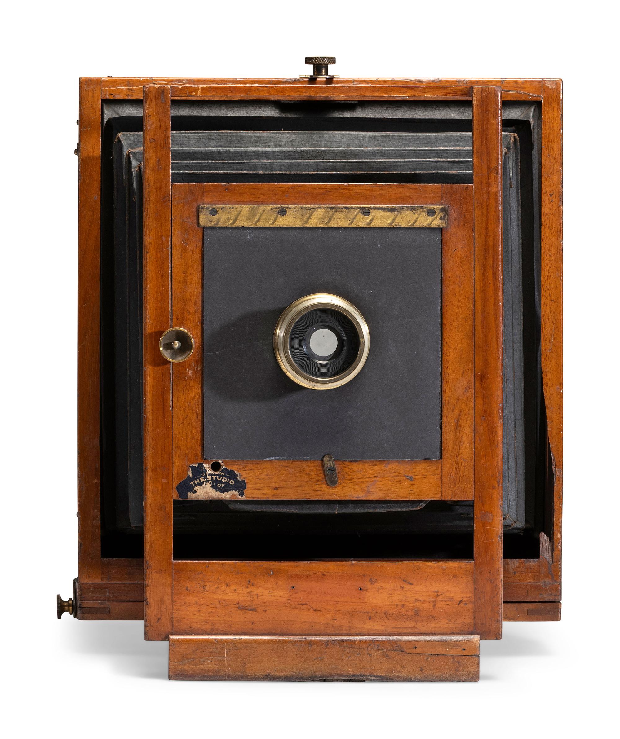 [EARLY PHOTOGRAPHY]. Field view camera, Nancy Hanks model. G. Gennert, New York, ca 1896-1903.