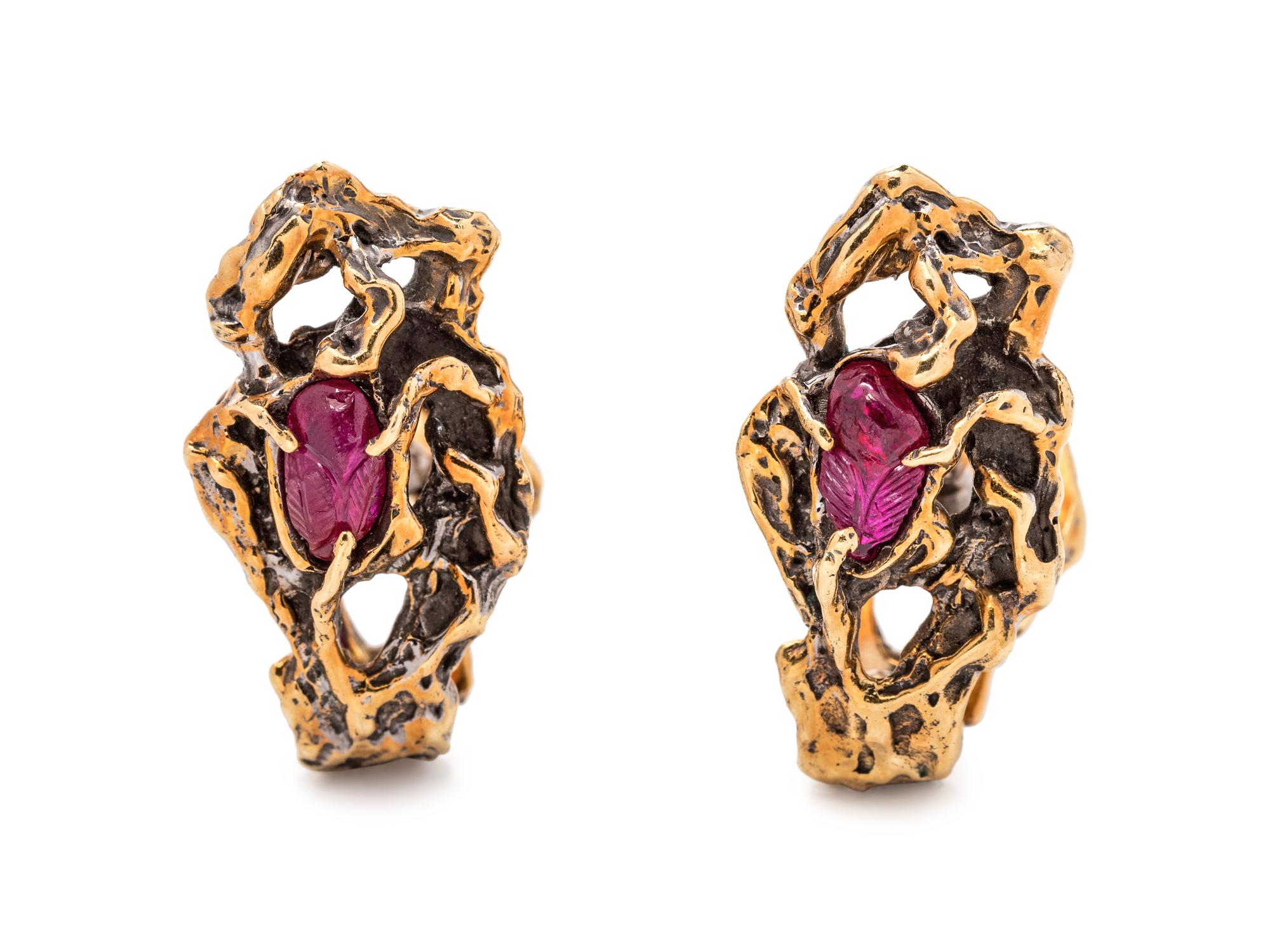 A Louis XV Style Gilt Bronze Mounted Tulipwood Two-Tier Tea Table Height 35 x width 21 x depth 20 inches. — EARLY 20TH CENTURY