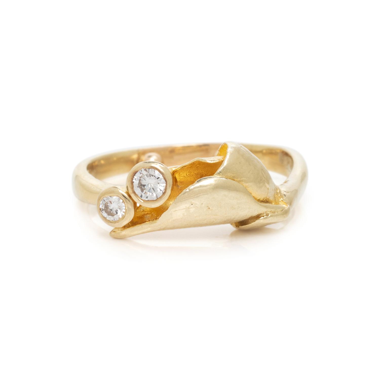 YELLOW GOLD AND DIAMOND RING