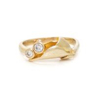 YELLOW GOLD AND DIAMOND RING