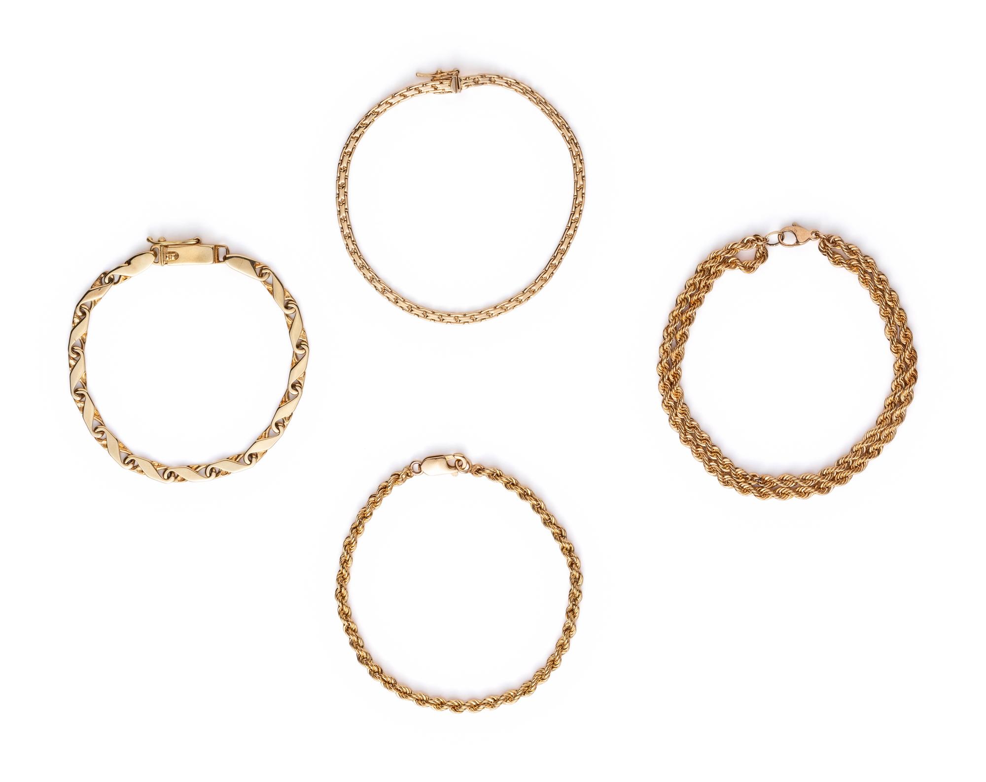 COLLECTION OF YELLOW GOLD BRACELETS