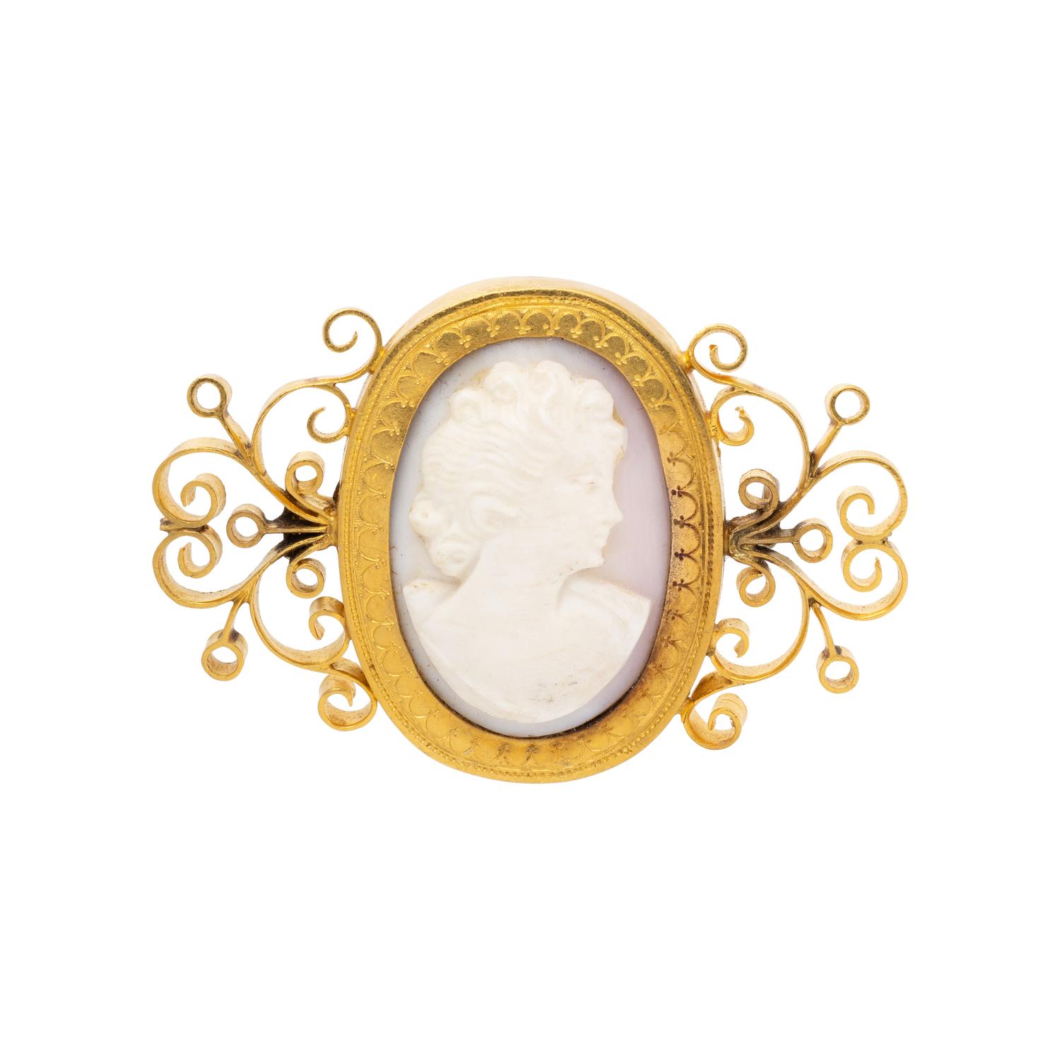 YELLOW GOLD AND CAMEO BROOCH