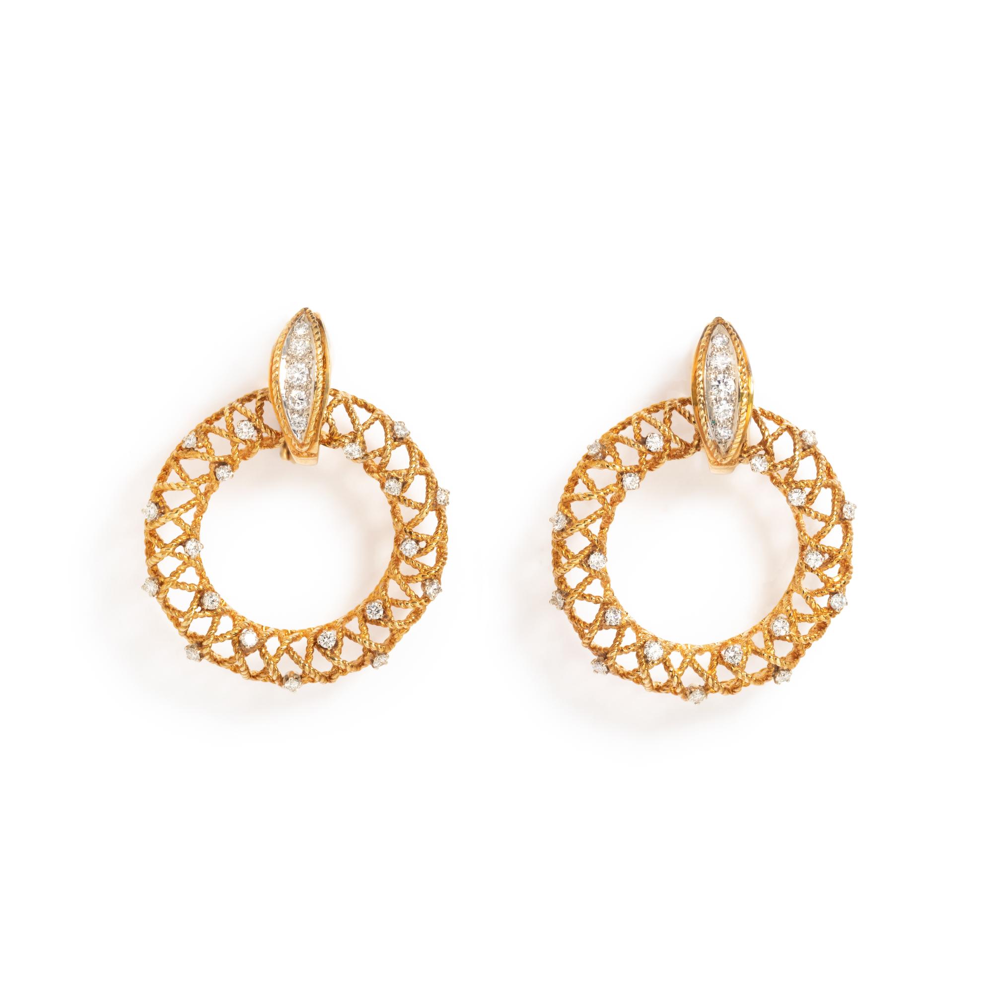 YELLOW GOLD AND DIAMOND EARCLIPS