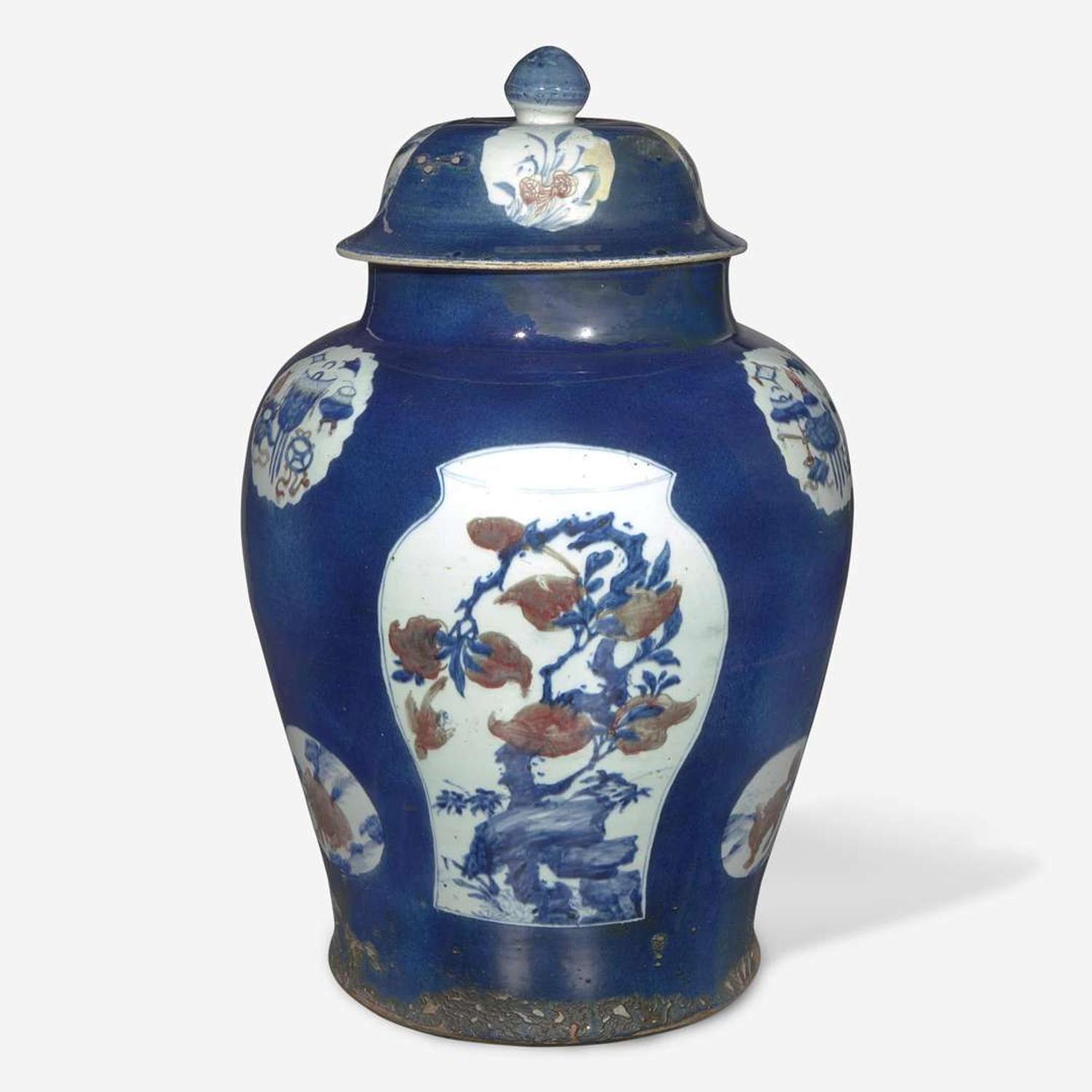 A very large Chinese underglaze blue and red jar and cover 青花釉里红大盖罐 18th century ????