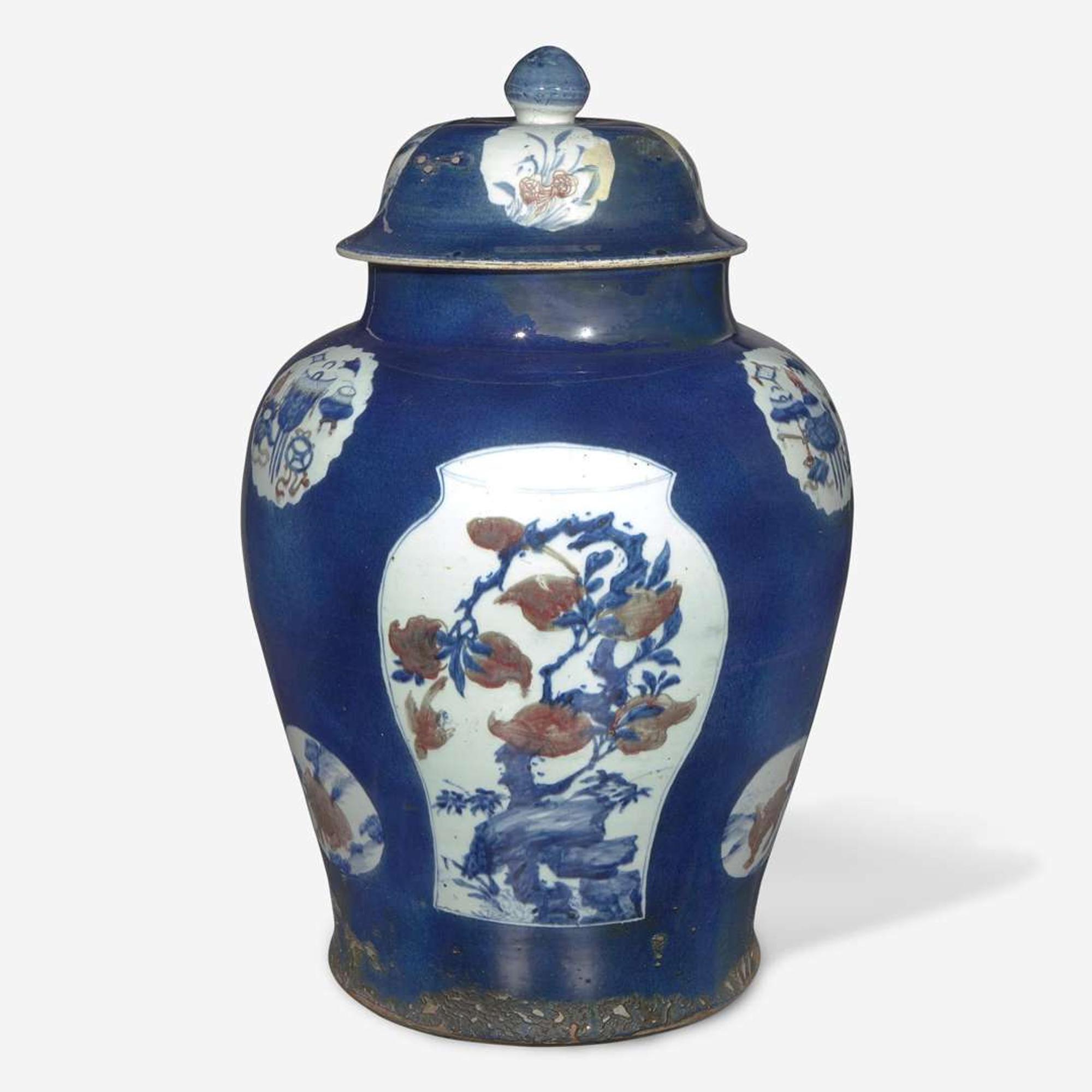 A very large Chinese underglaze blue and red jar and cover 青花釉里红大盖罐 18th century ????