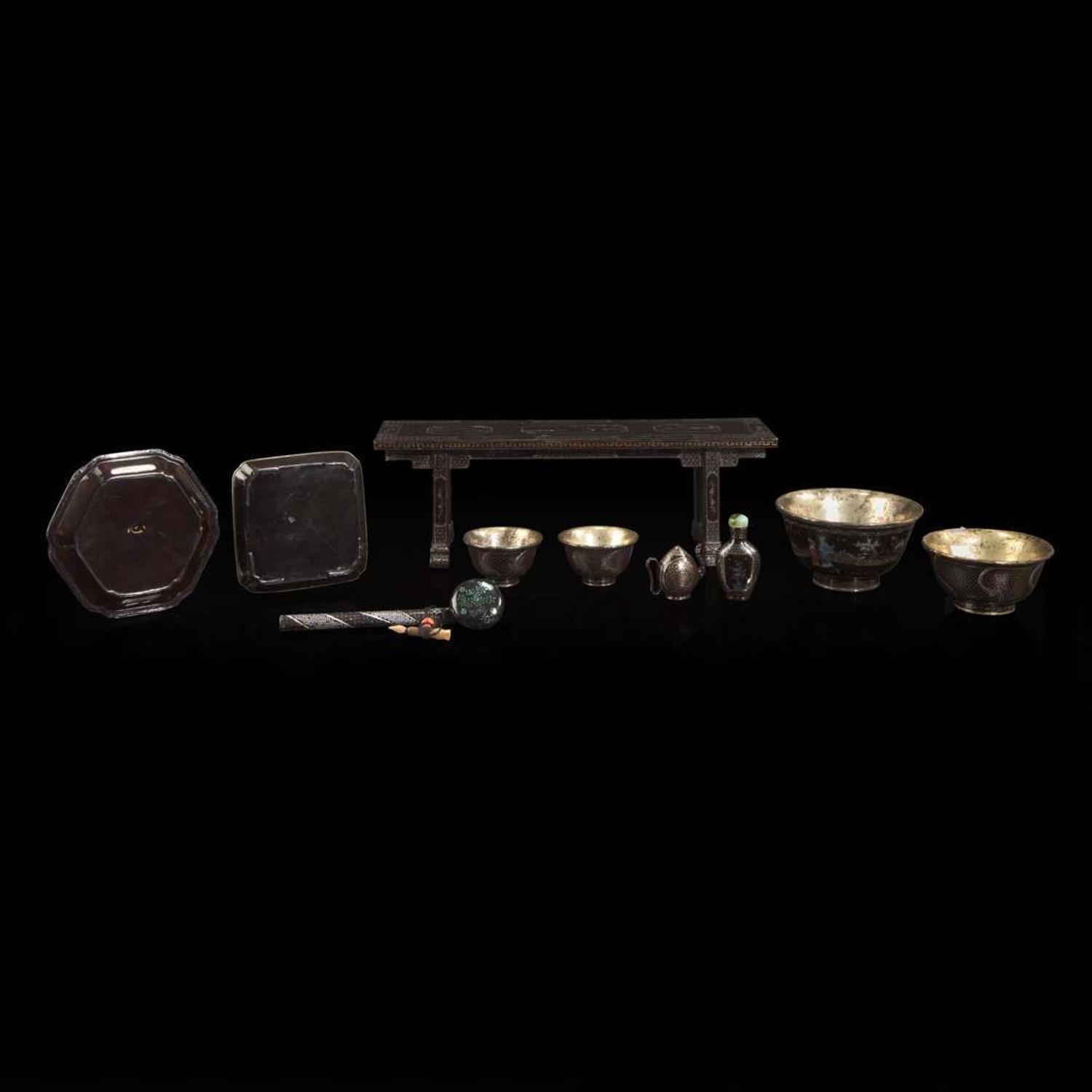 A group of ten Chinese and Japanese inlaid “lac burguate” objects 螺钿象嵌一组十件