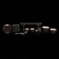 A group of ten Chinese and Japanese inlaid “lac burguate” objects 螺钿象嵌一组十件