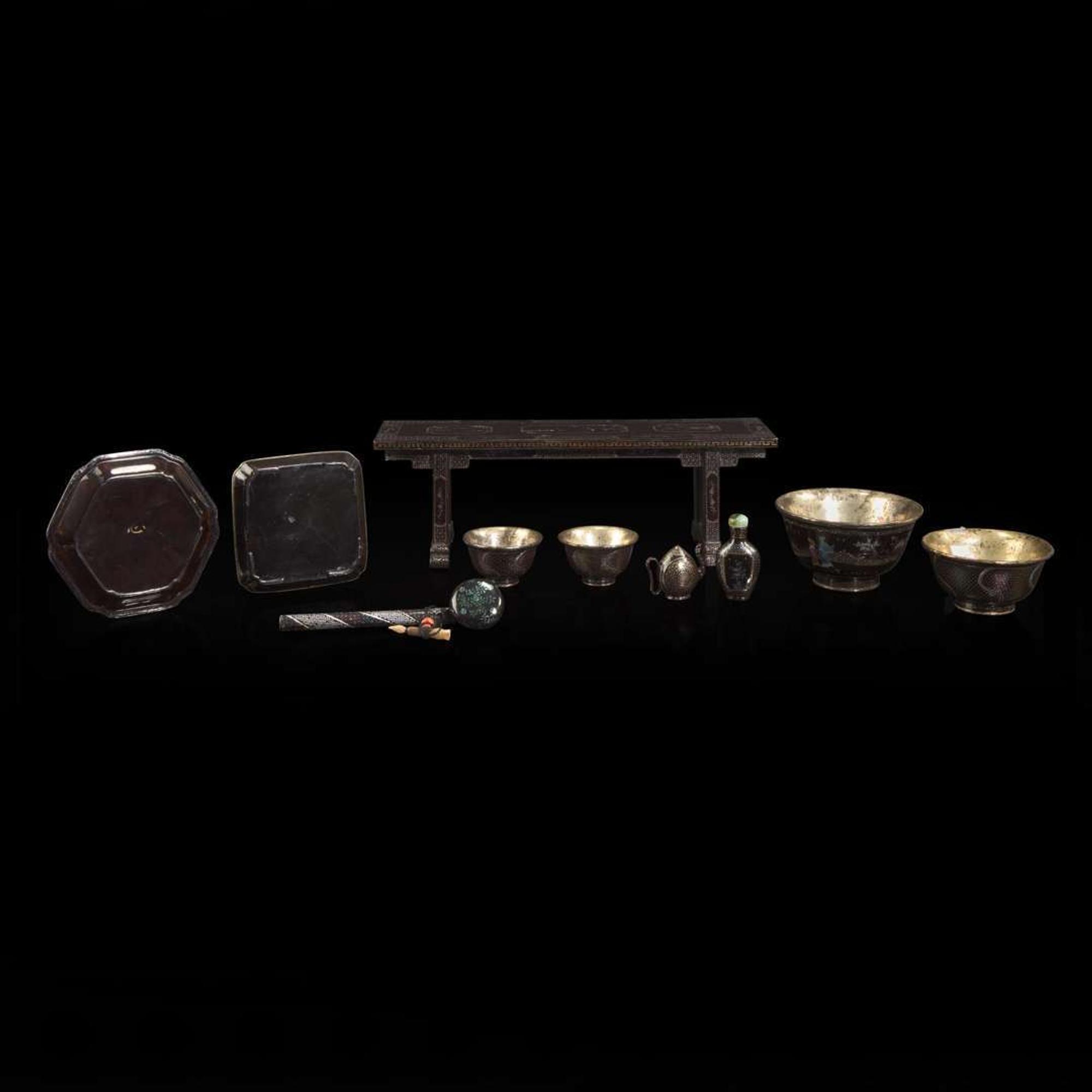A group of ten Chinese and Japanese inlaid “lac burguate” objects 螺钿象嵌一组十件