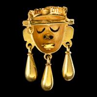 A Coclé Tumbaga Face Pendant