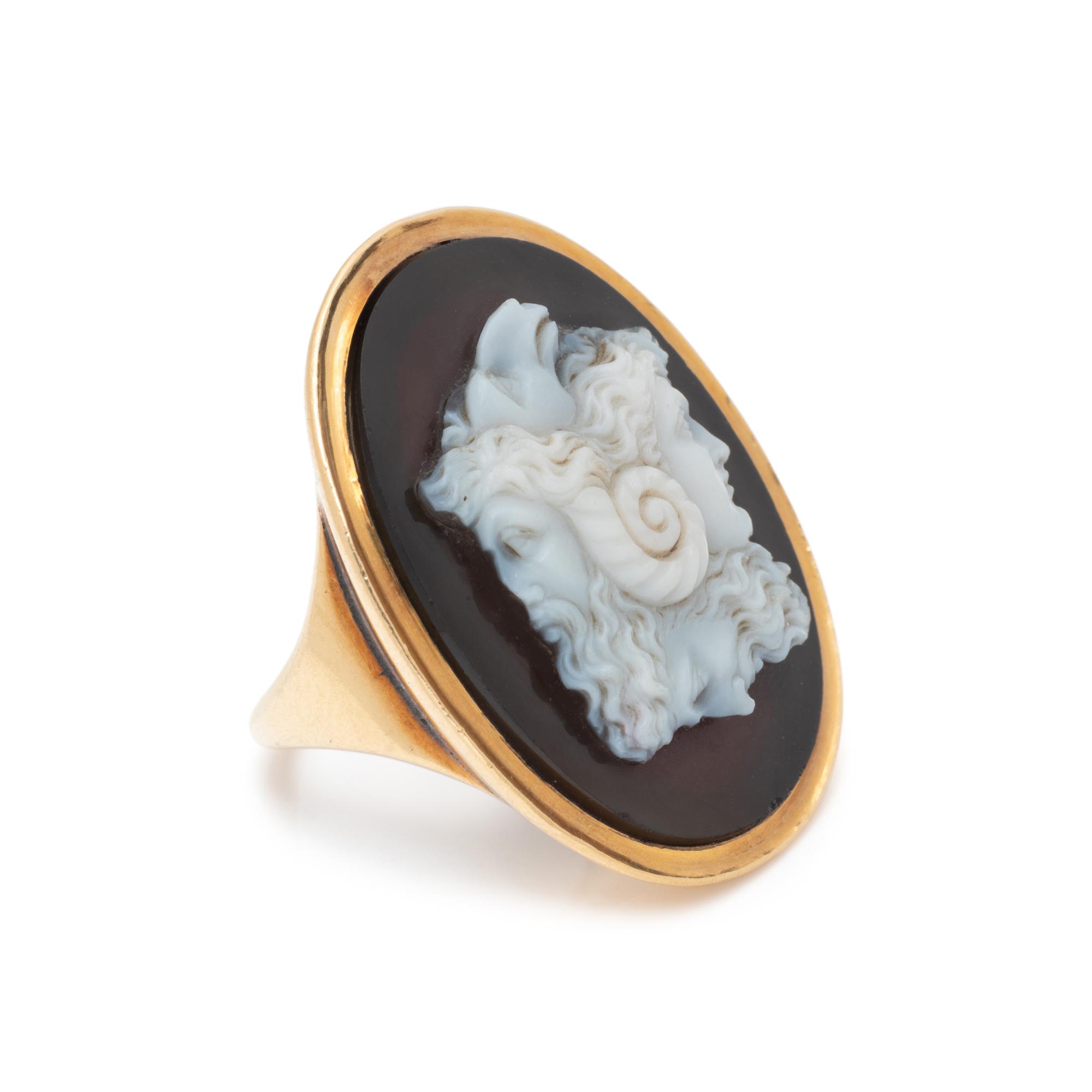 ANTIQUE, ROSE GOLD AND AGATE CAMEO RING