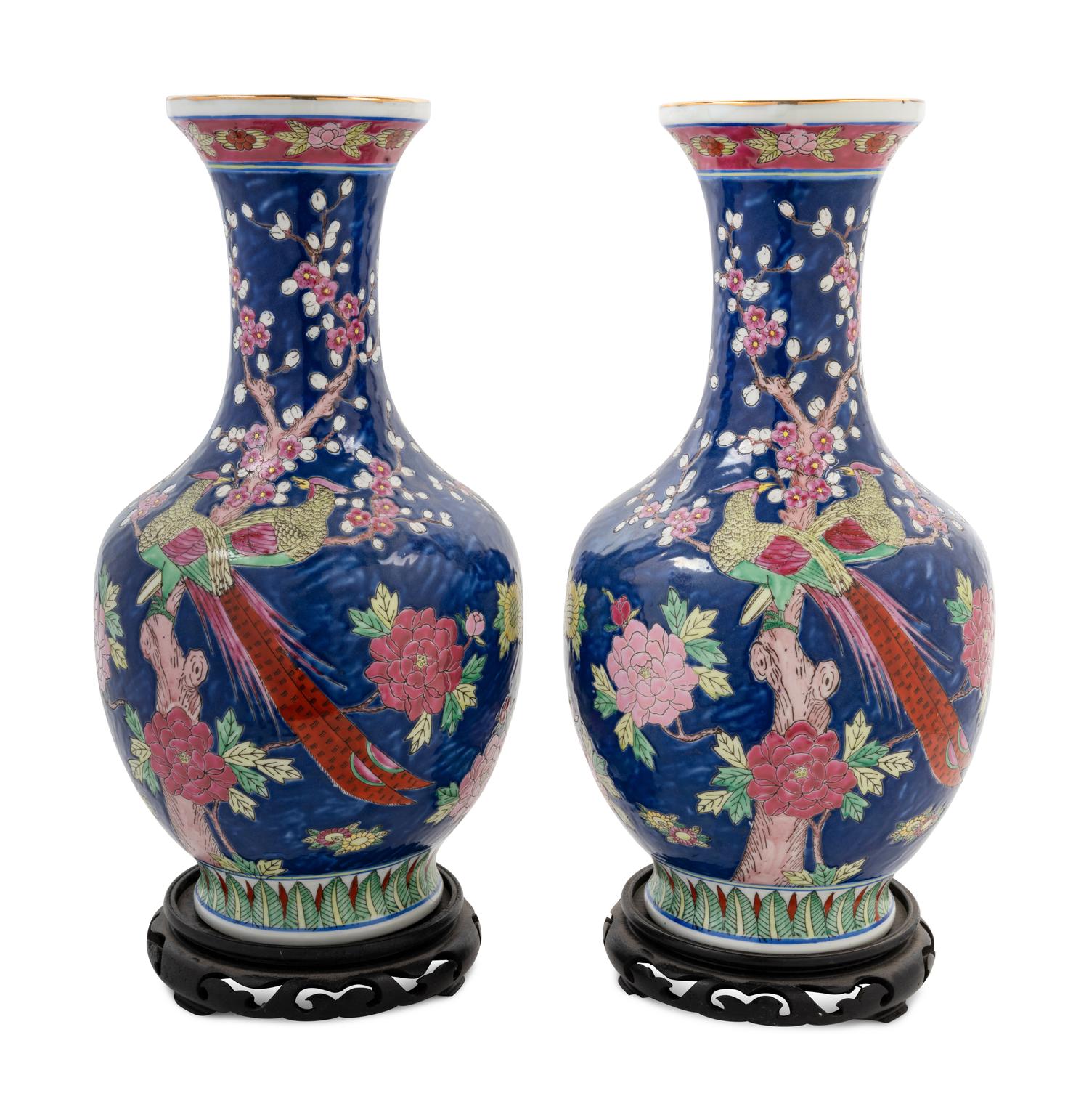 A Pair of Chinese Export Porcelain Vases