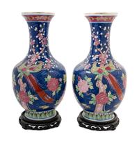 A Pair of Chinese Export Porcelain Vases