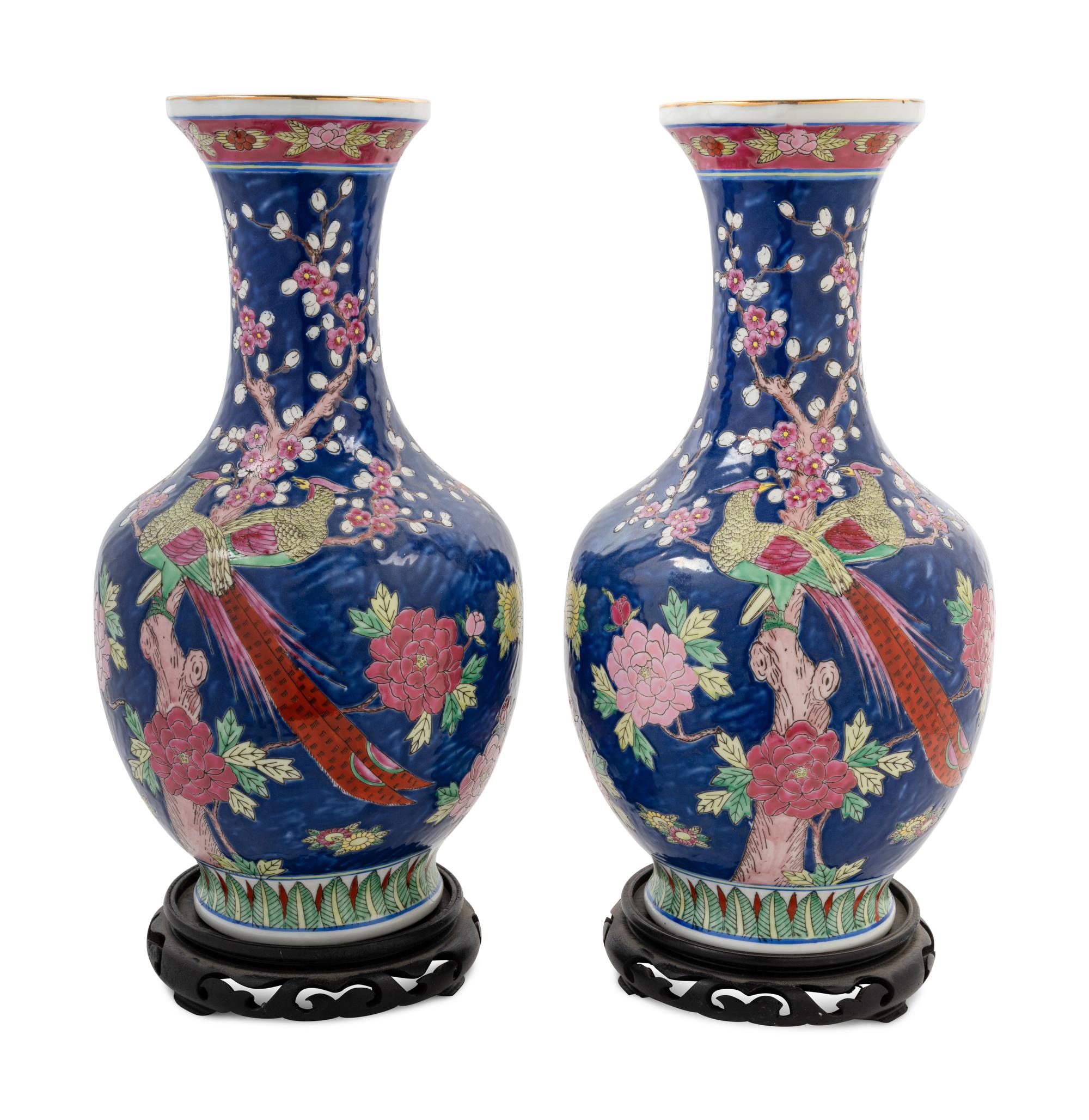 A Pair of Chinese Export Porcelain Vases