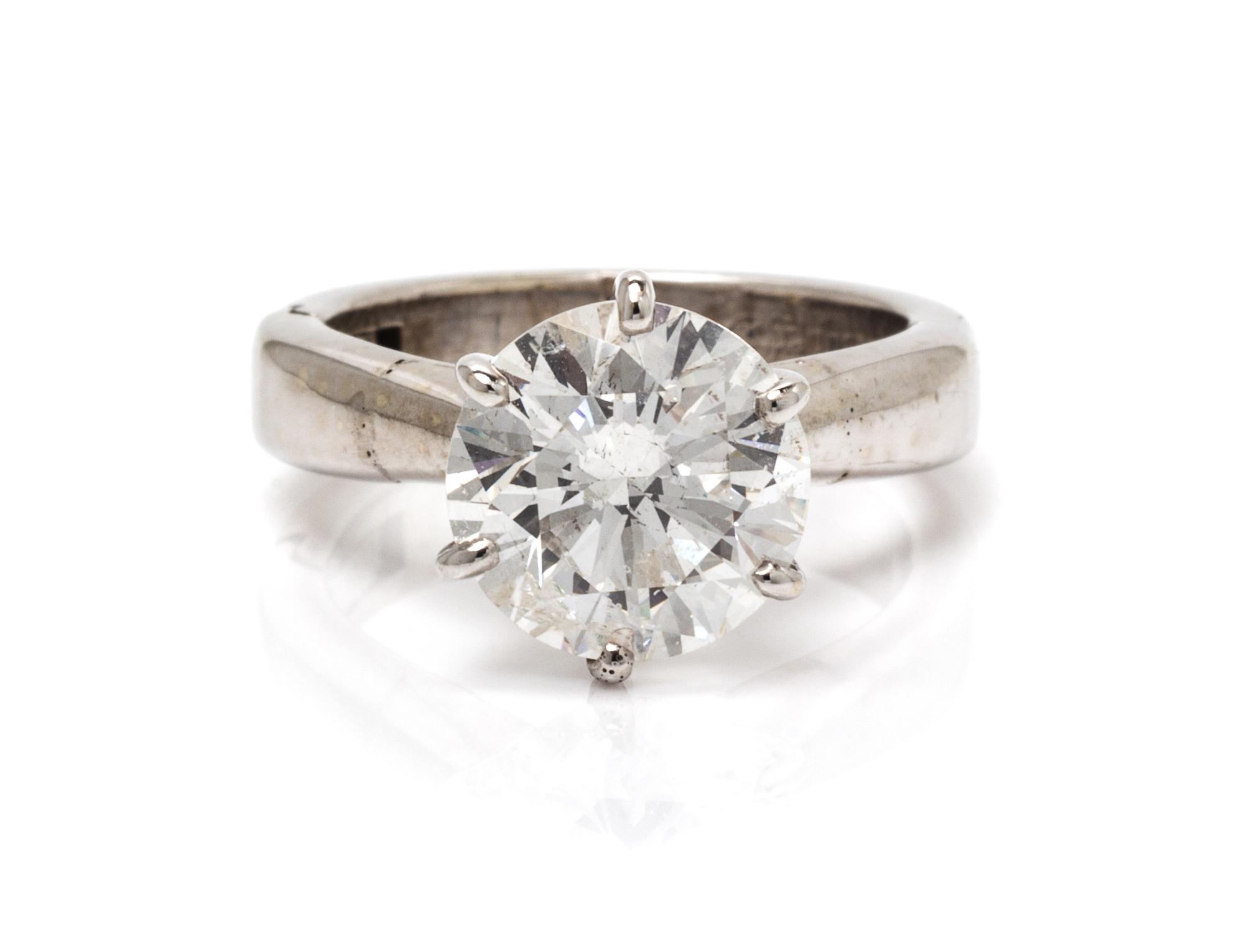 A White Gold and Diamond Ring, 3.80 dwts.