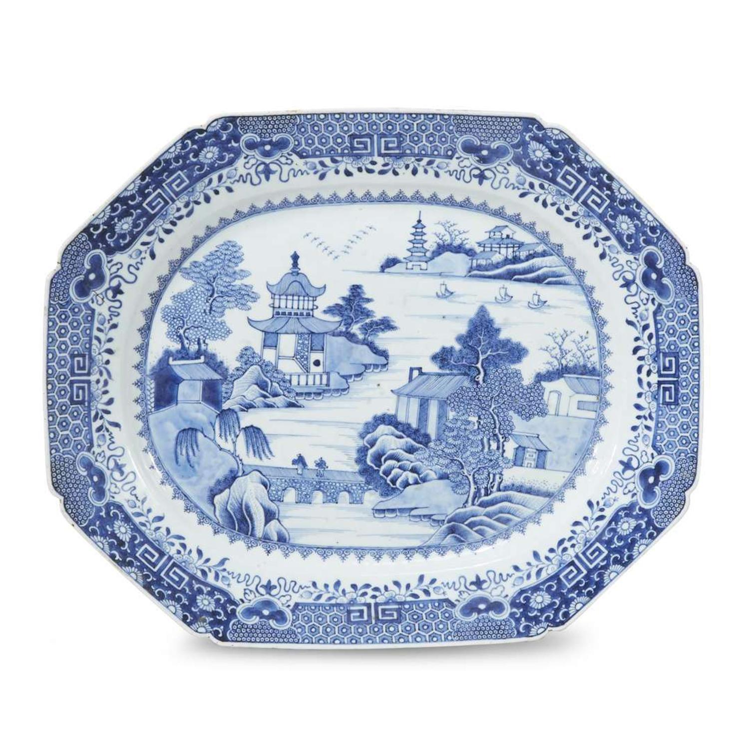 Chinese Export porcelain 'Nanking' platter 19th century