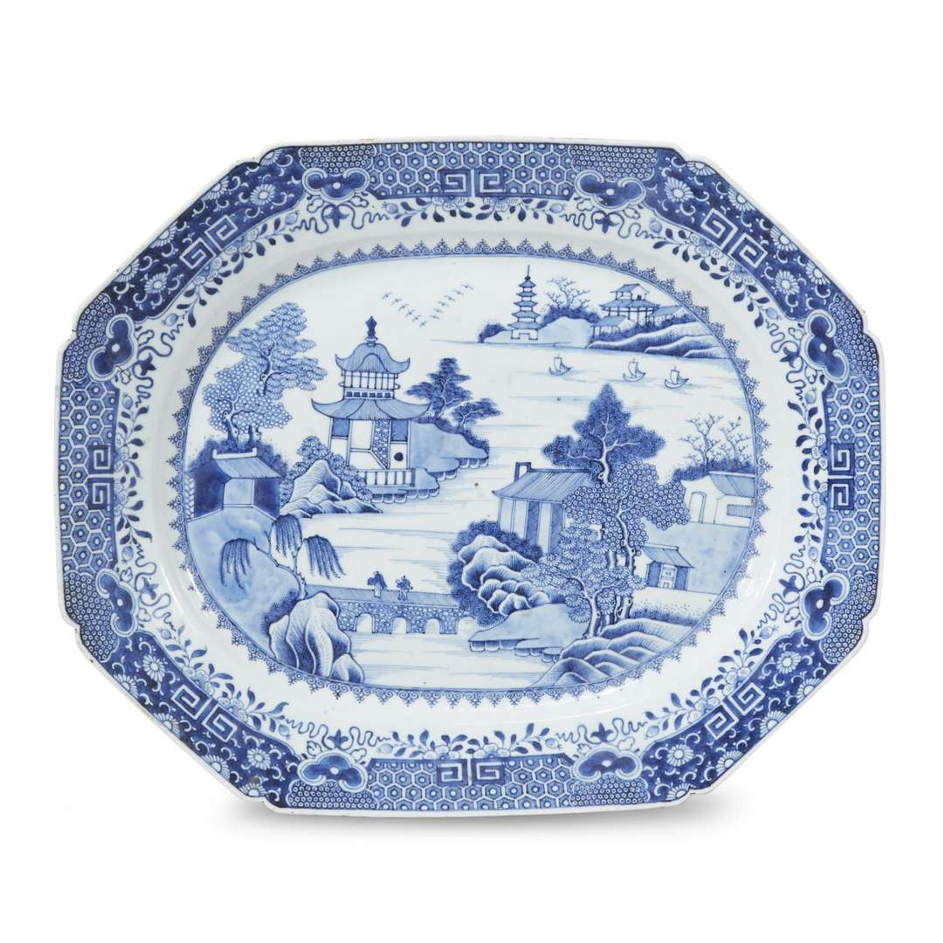 Chinese Export porcelain 'Nanking' platter 19th century