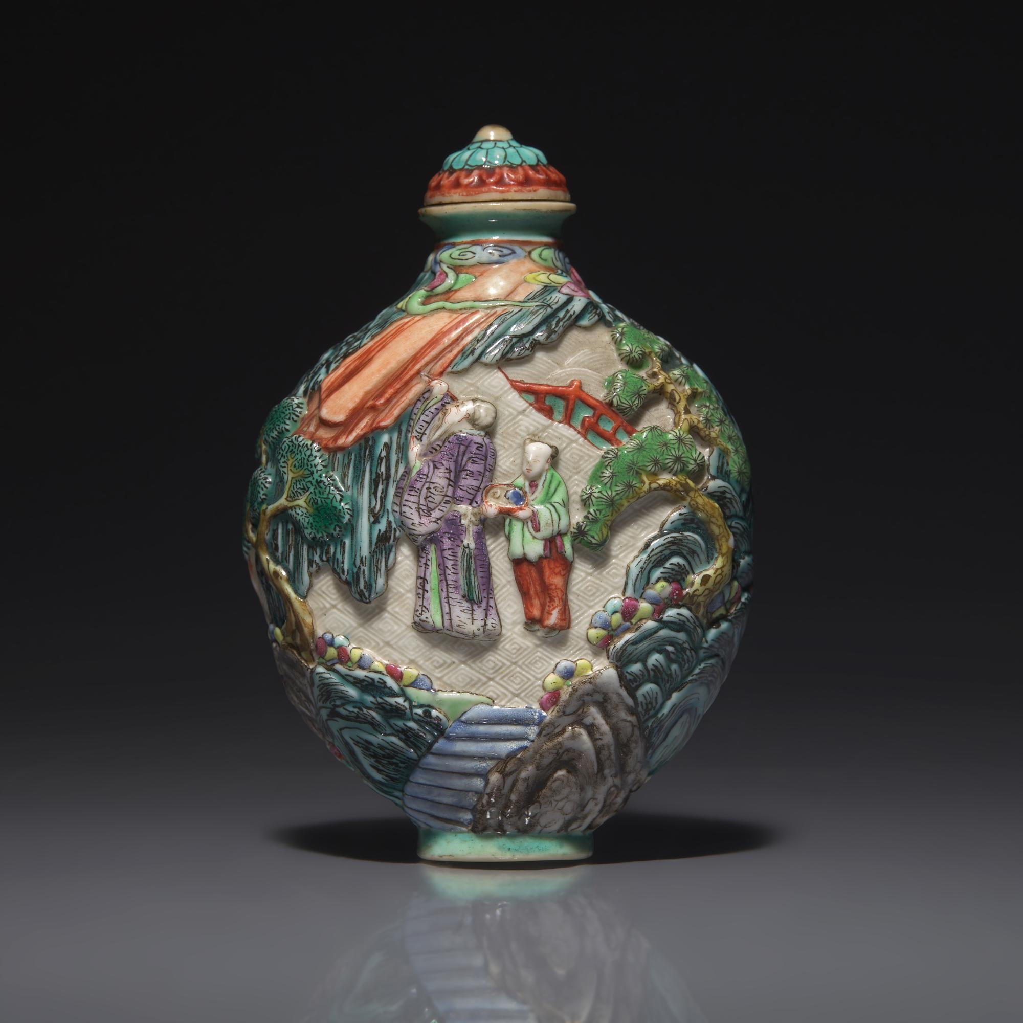 A Chinese Molded and Enameled Porcelain Snuff Bottle, Jiaqing Mark and Probably of the Period 嘉慶款 粉彩凸雕赤壁賦鼻烟壺