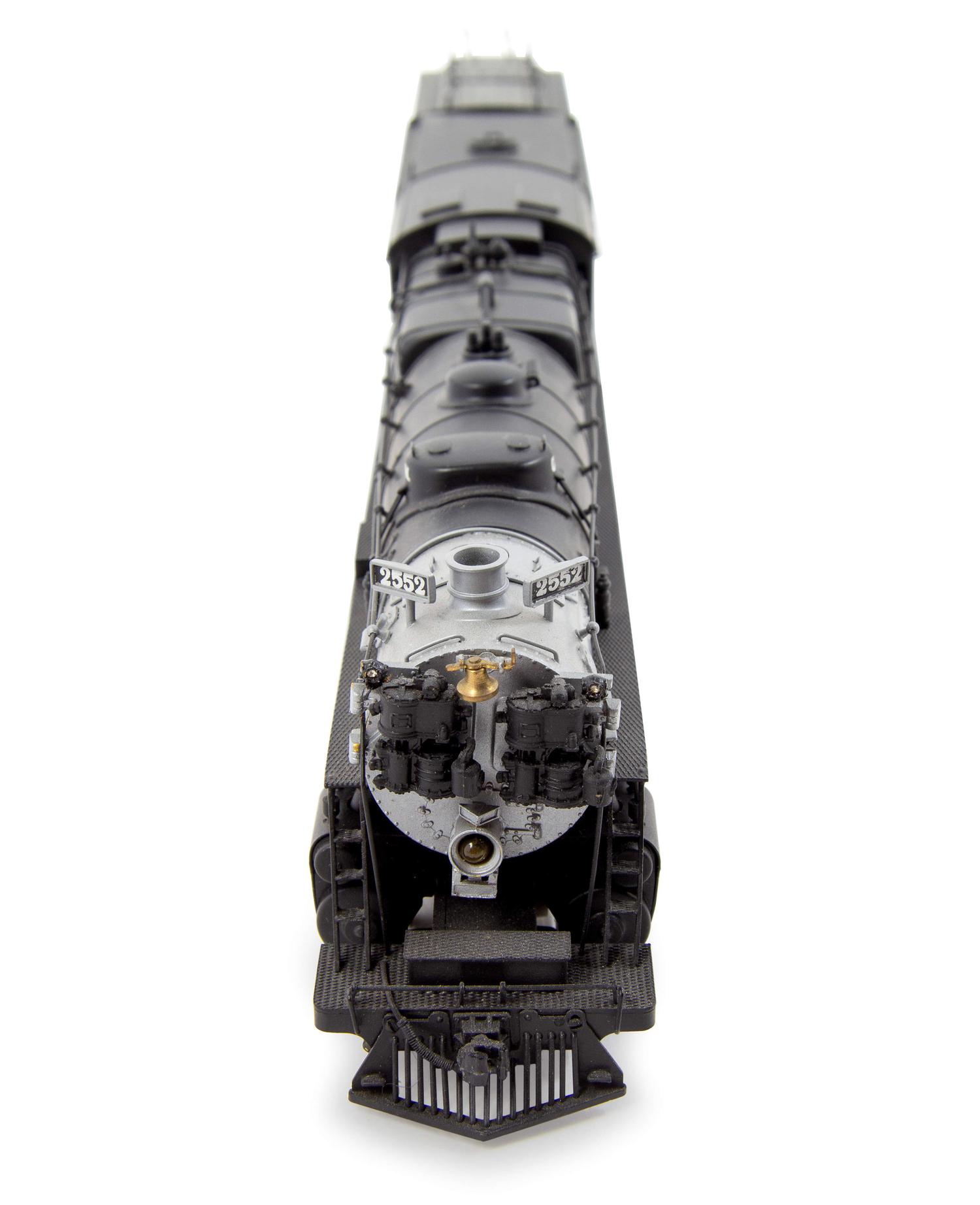 A Tenshodo Polychrome HO-Gauge Great Northern Railway 4-8-4 Locomotive and Tender