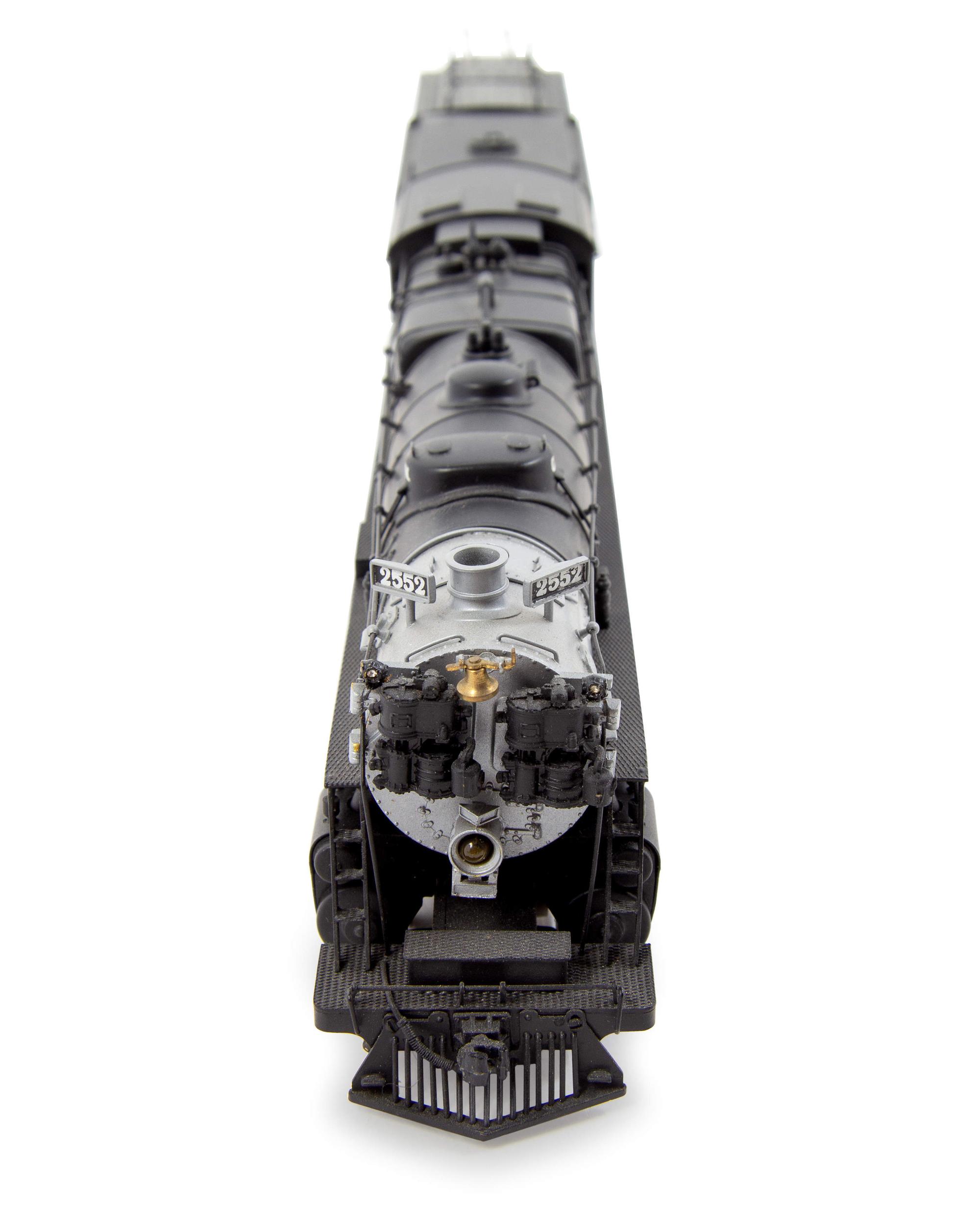 A Tenshodo Polychrome HO-Gauge Great Northern Railway 4-8-4 Locomotive and Tender