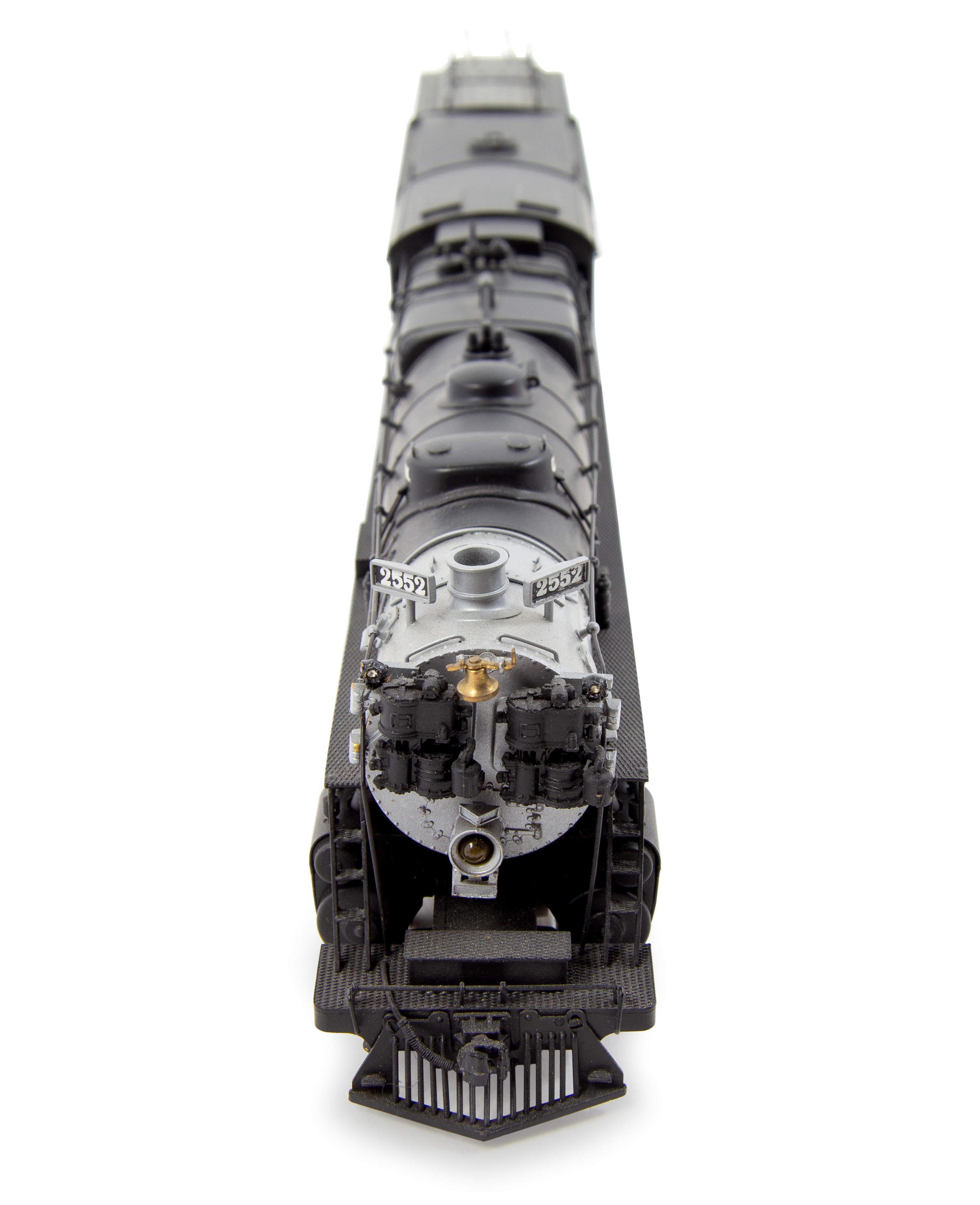 A Tenshodo Polychrome HO-Gauge Great Northern Railway 4-8-4 Locomotive and Tender
