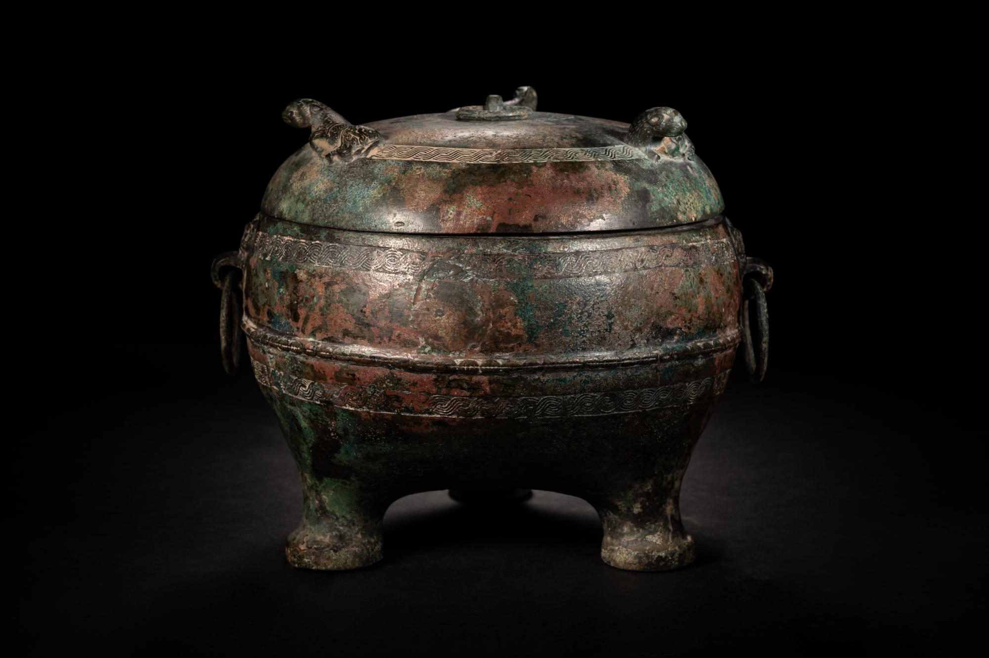 An Archaic Bronze Food Vessel, Dui