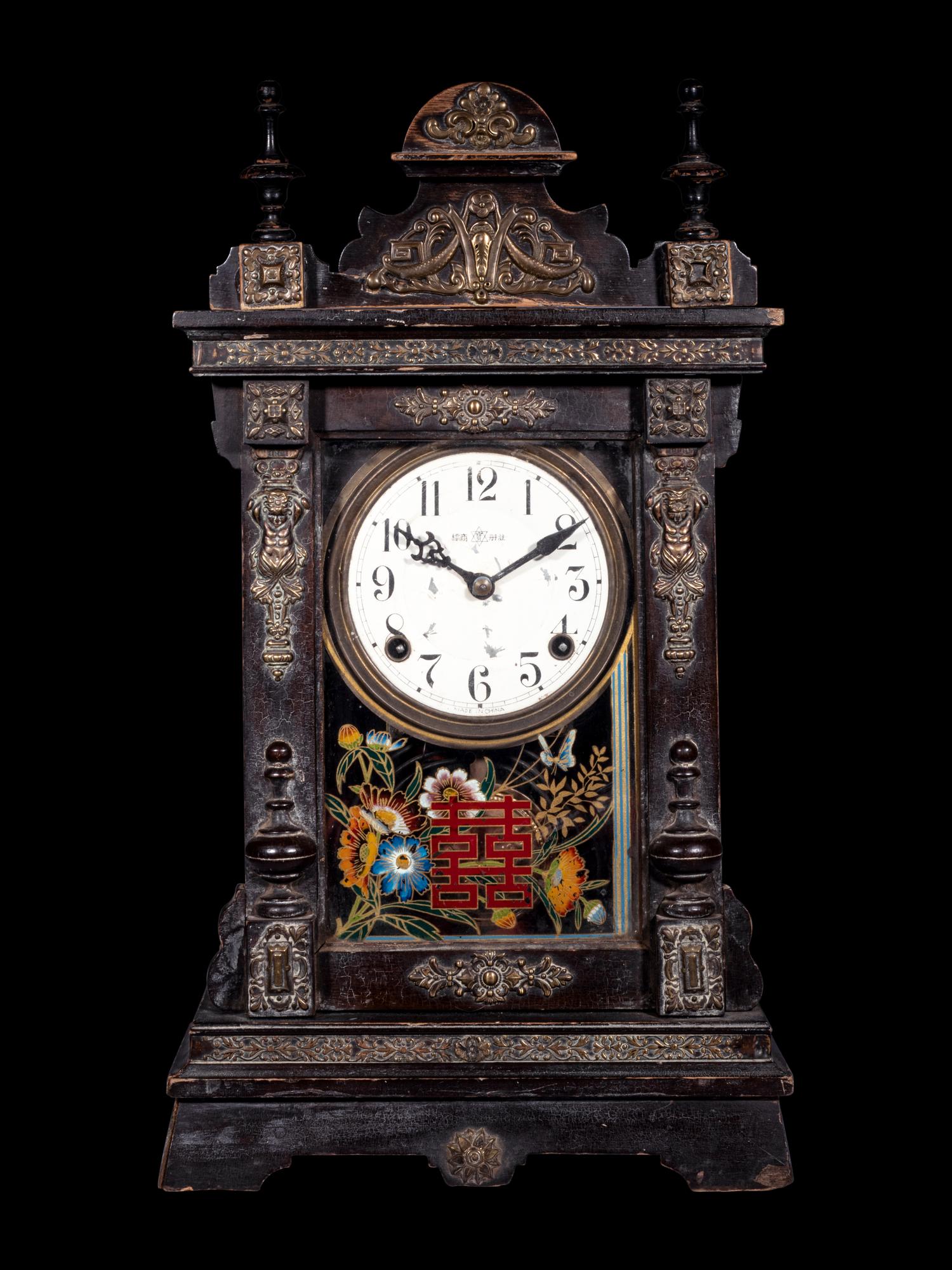 A Chinese 'Double Happiness' Gingerbread Clock, Deshunxing