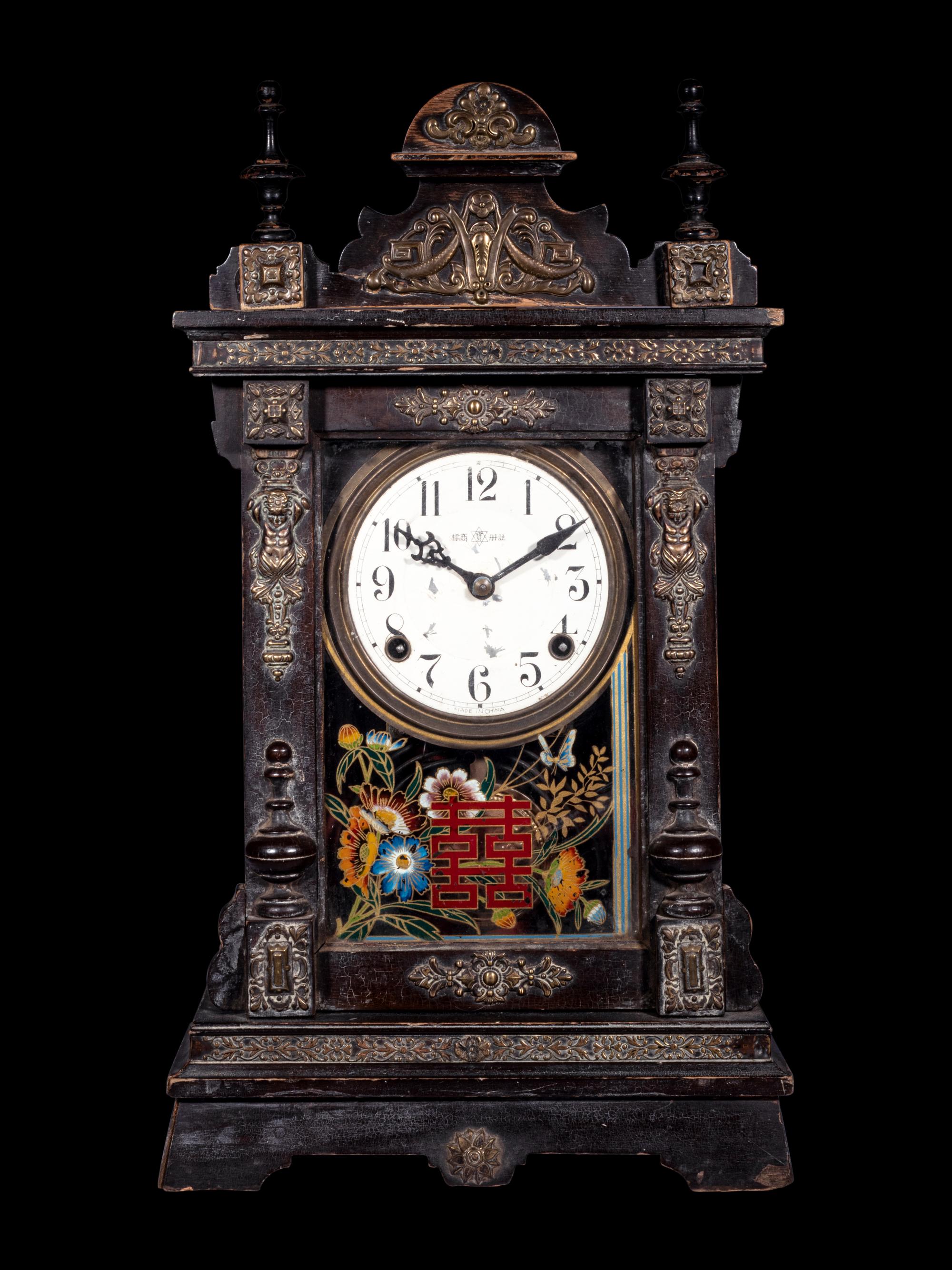 A Chinese 'Double Happiness' Gingerbread Clock, Deshunxing