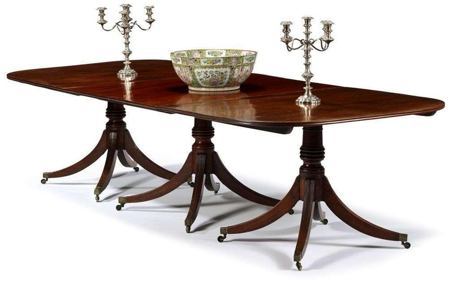 Regency mahogany triple pedestal dining table 19th century