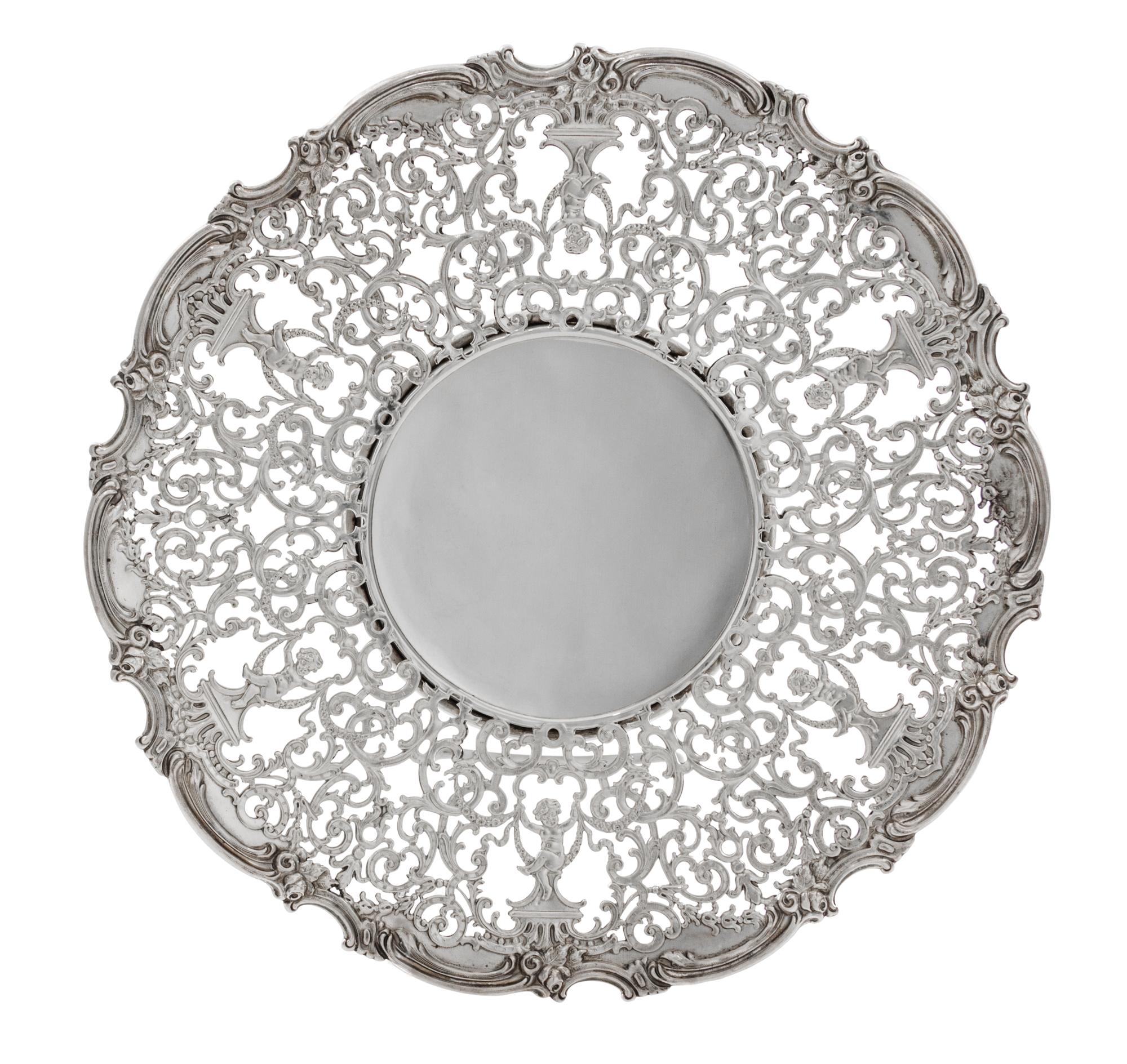 An American Silver Pierced Serving Tray, Mt. Vernon Co. Silversmiths Inc., Mount Vernon, NY, 1914-1923, of circular form, the border de