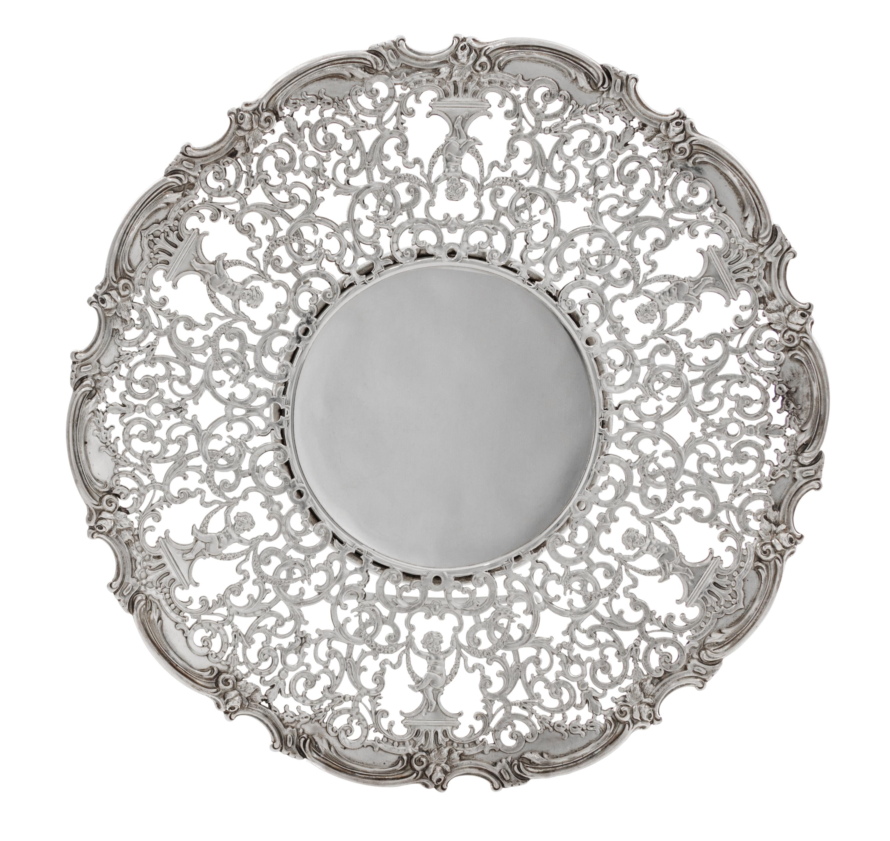 An American Silver Pierced Serving Tray, Mt. Vernon Co. Silversmiths Inc., Mount Vernon, NY, 1914-1923, of circular form, the border de