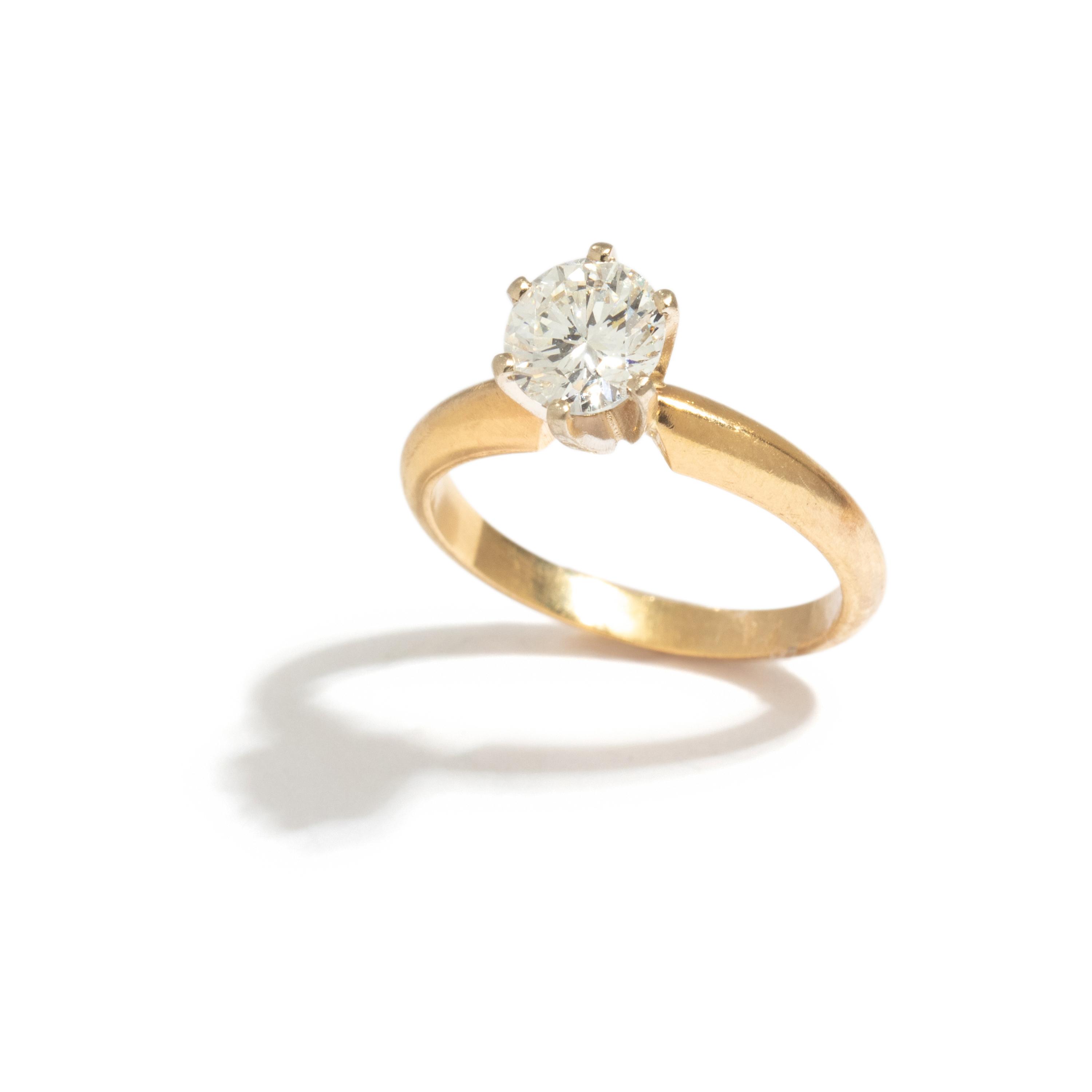 DIAMOND RING
