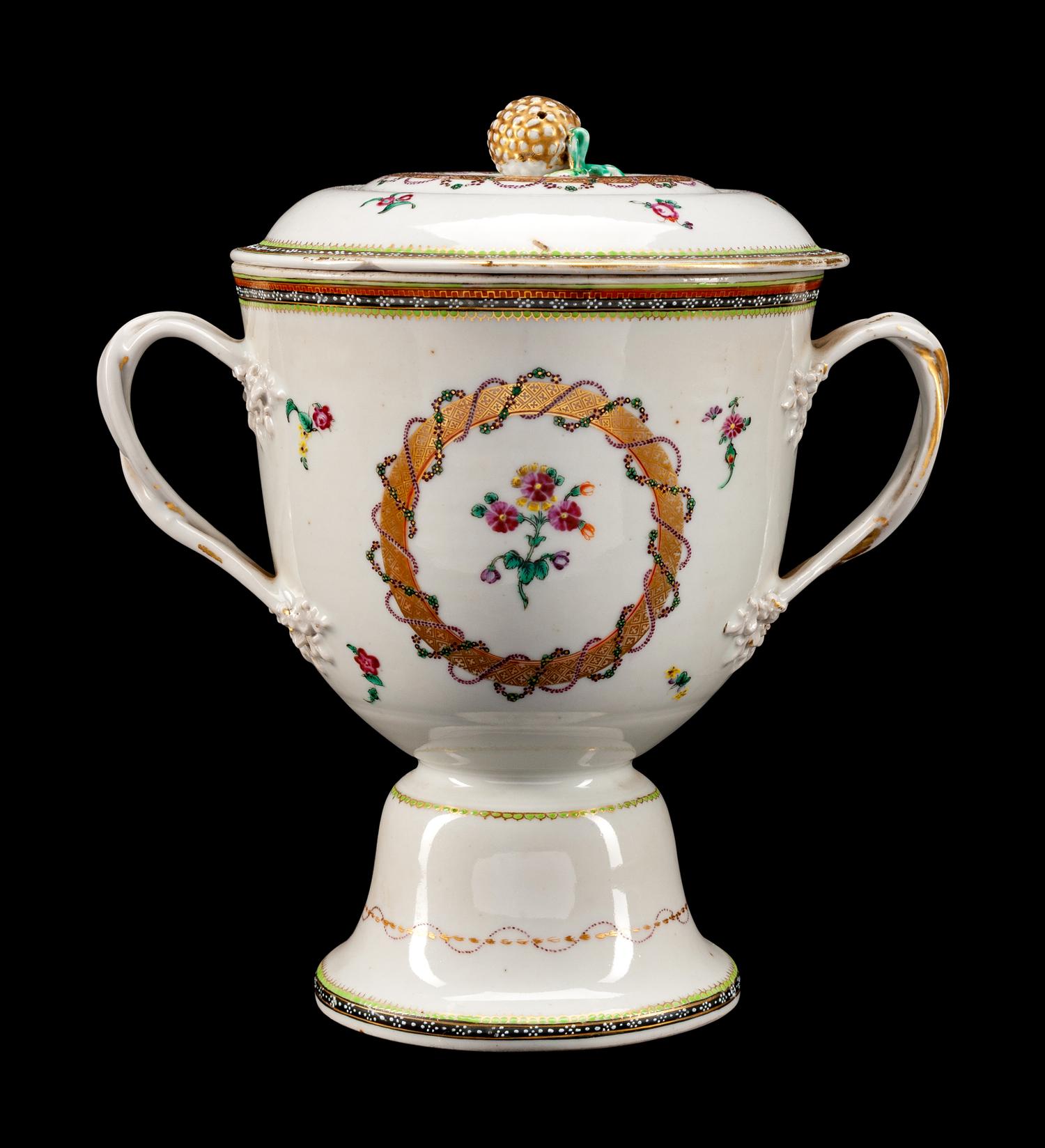 A Chinese Export Porcelain Two-Handled Covered Jar