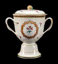 A Chinese Export Porcelain Two-Handled Covered Jar