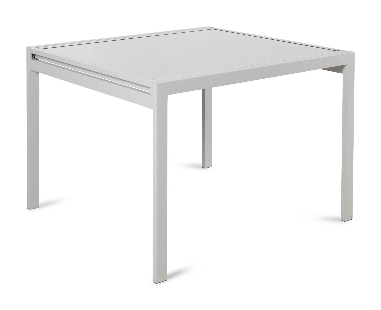 An Extendable Dining Table
