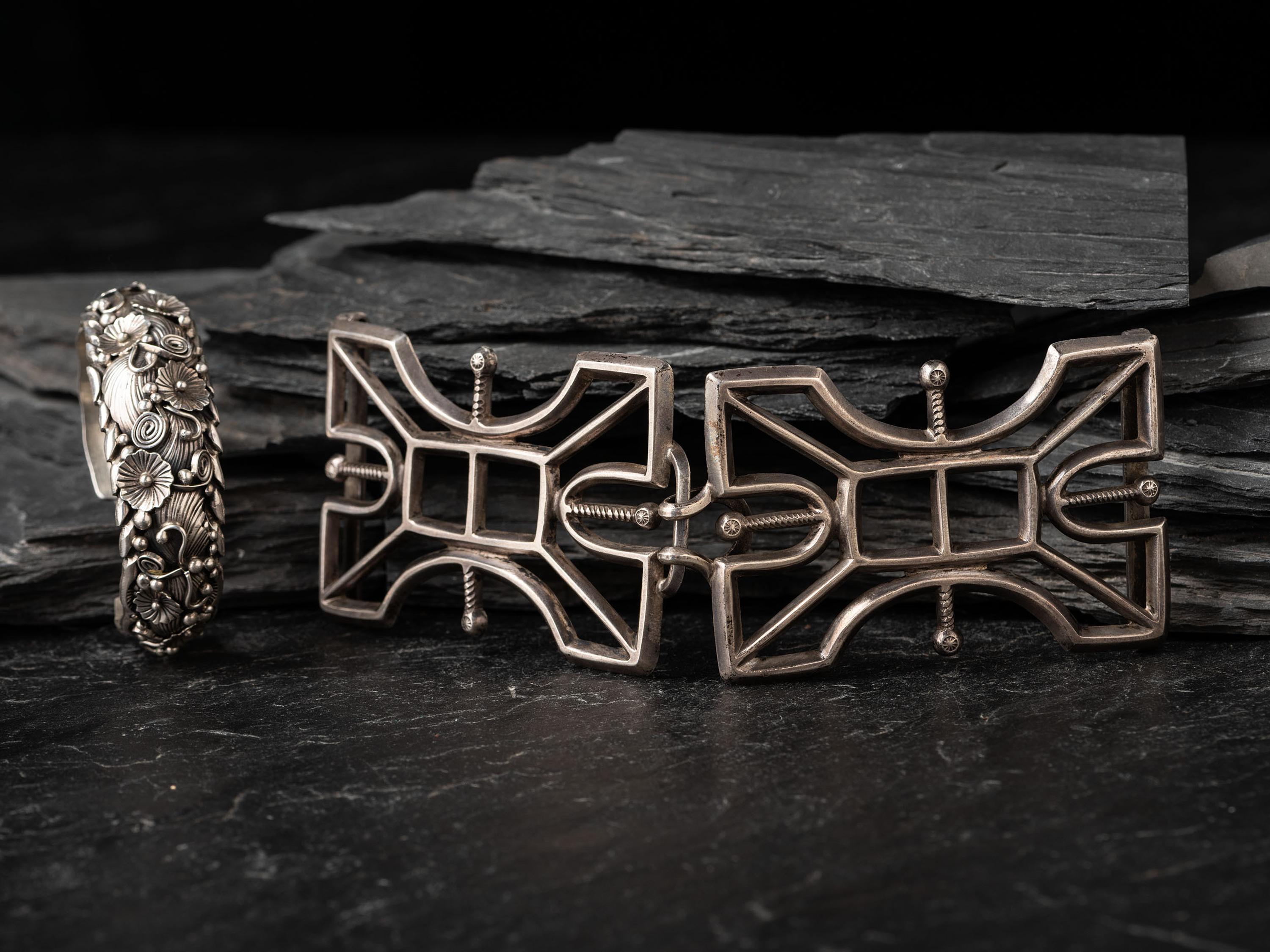 Navajo Sandcast Hinged Belt Buckle, PLUS
