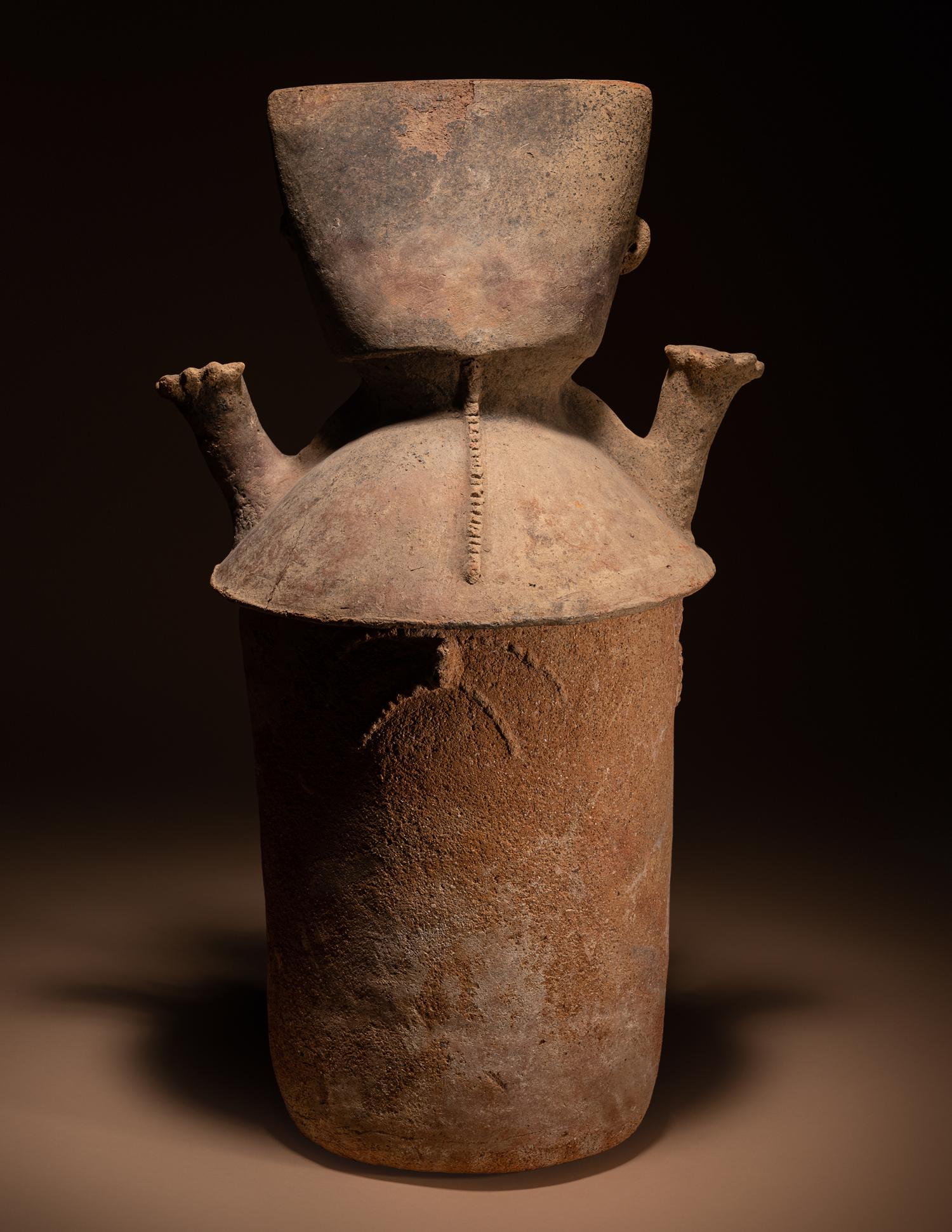 A Tamalameque Two-Piece Urn